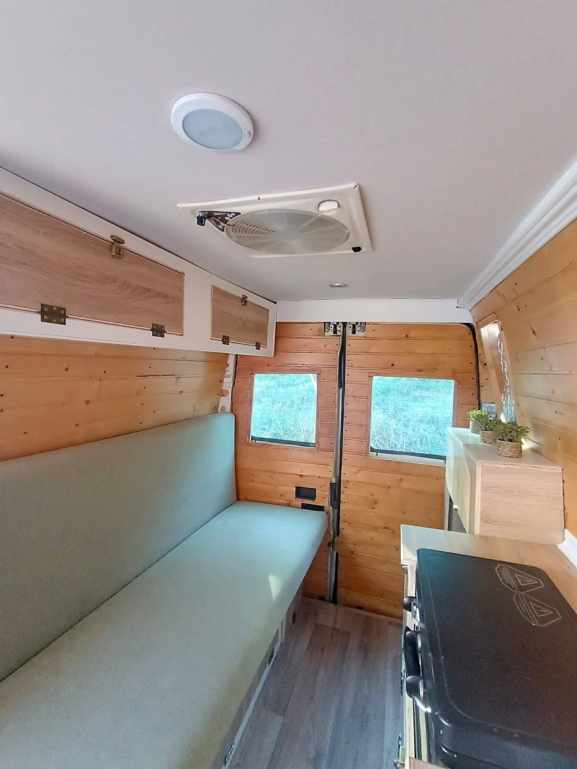 Schlafplätze Iveco Daily 2,3 HPI 116 ch. - Yescapa