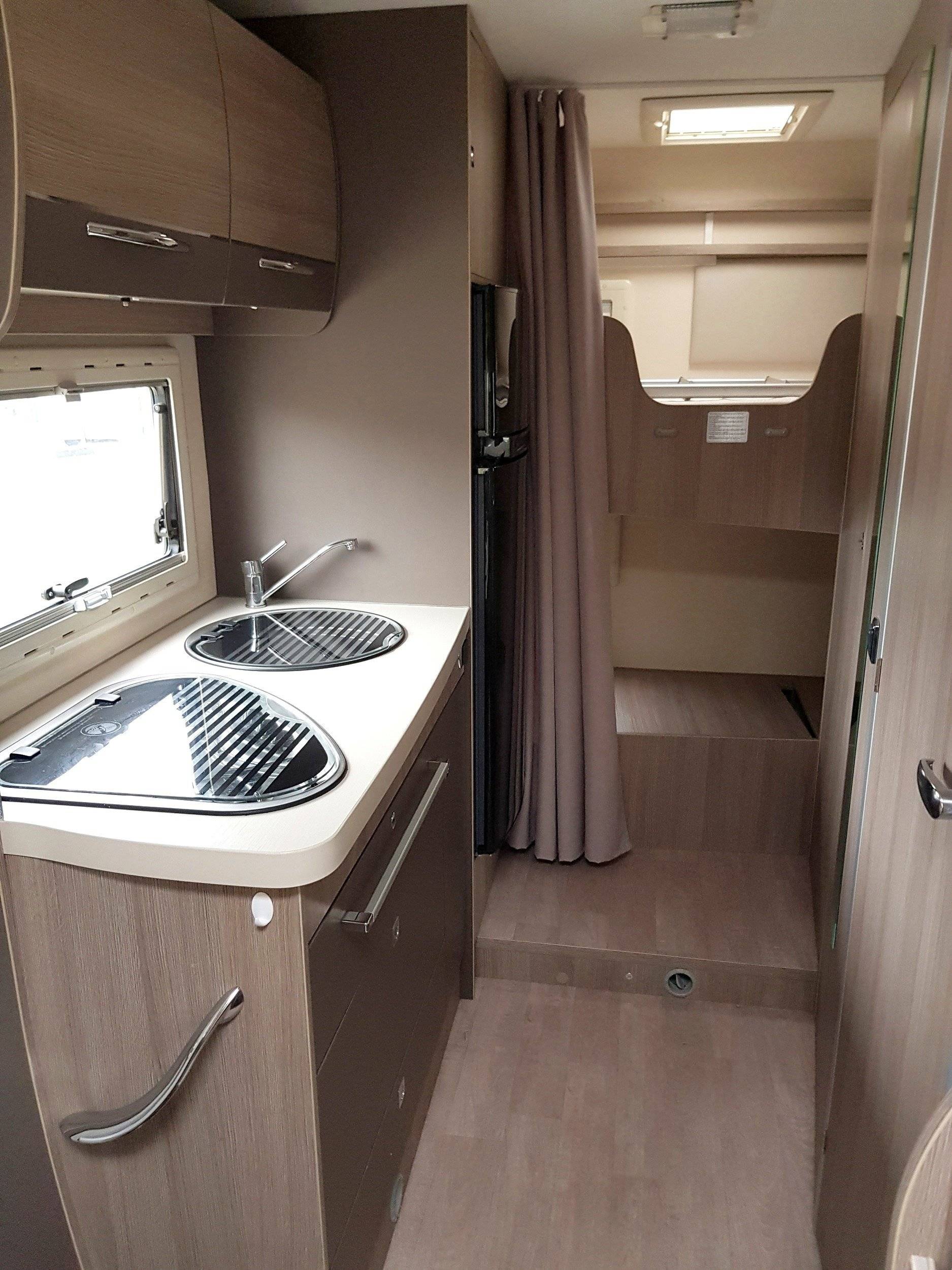 Kochnische Ford Transit 2,0 l 155 ch - Yescapa