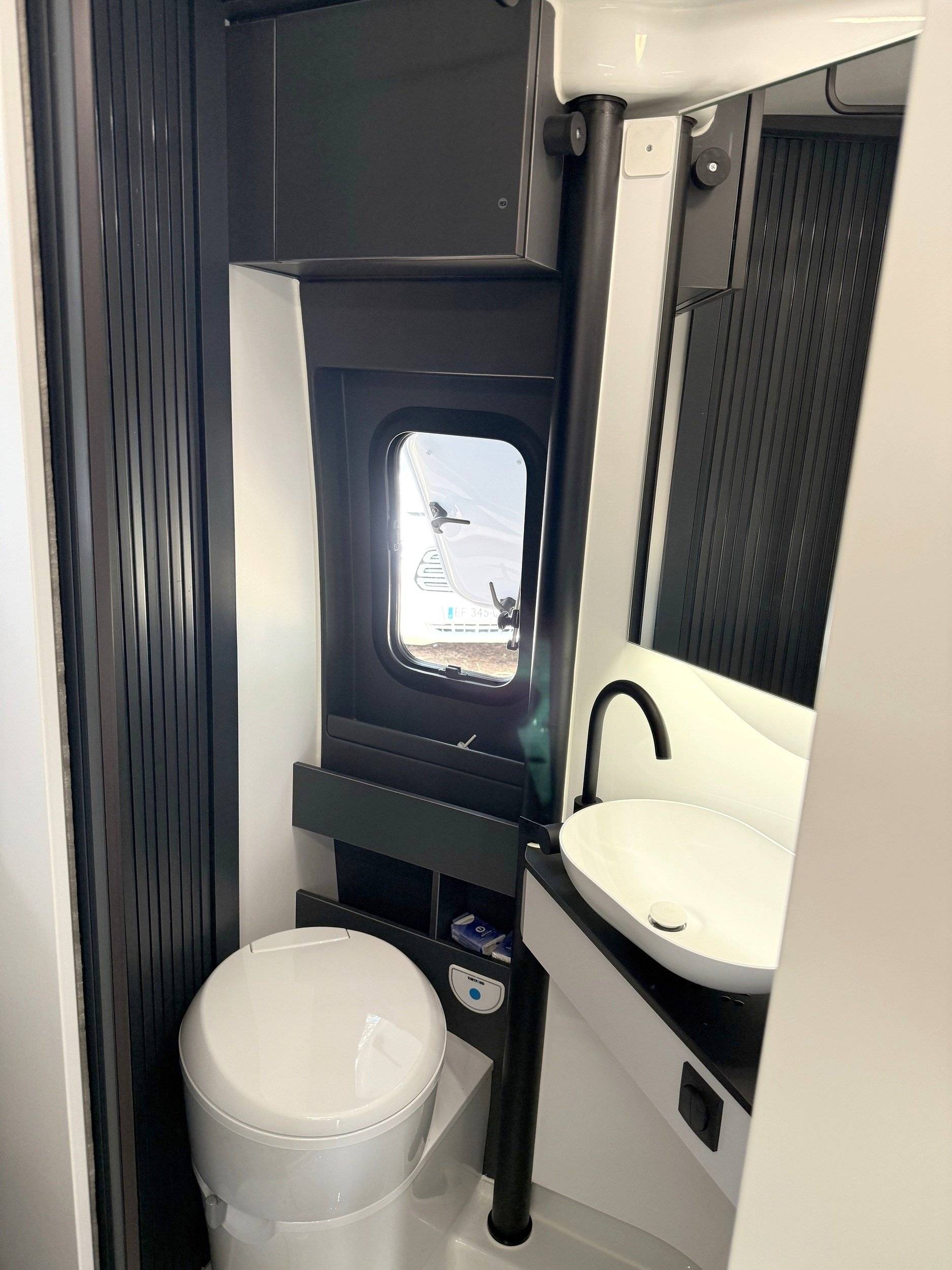 Adria Twin 640 SGX Plus