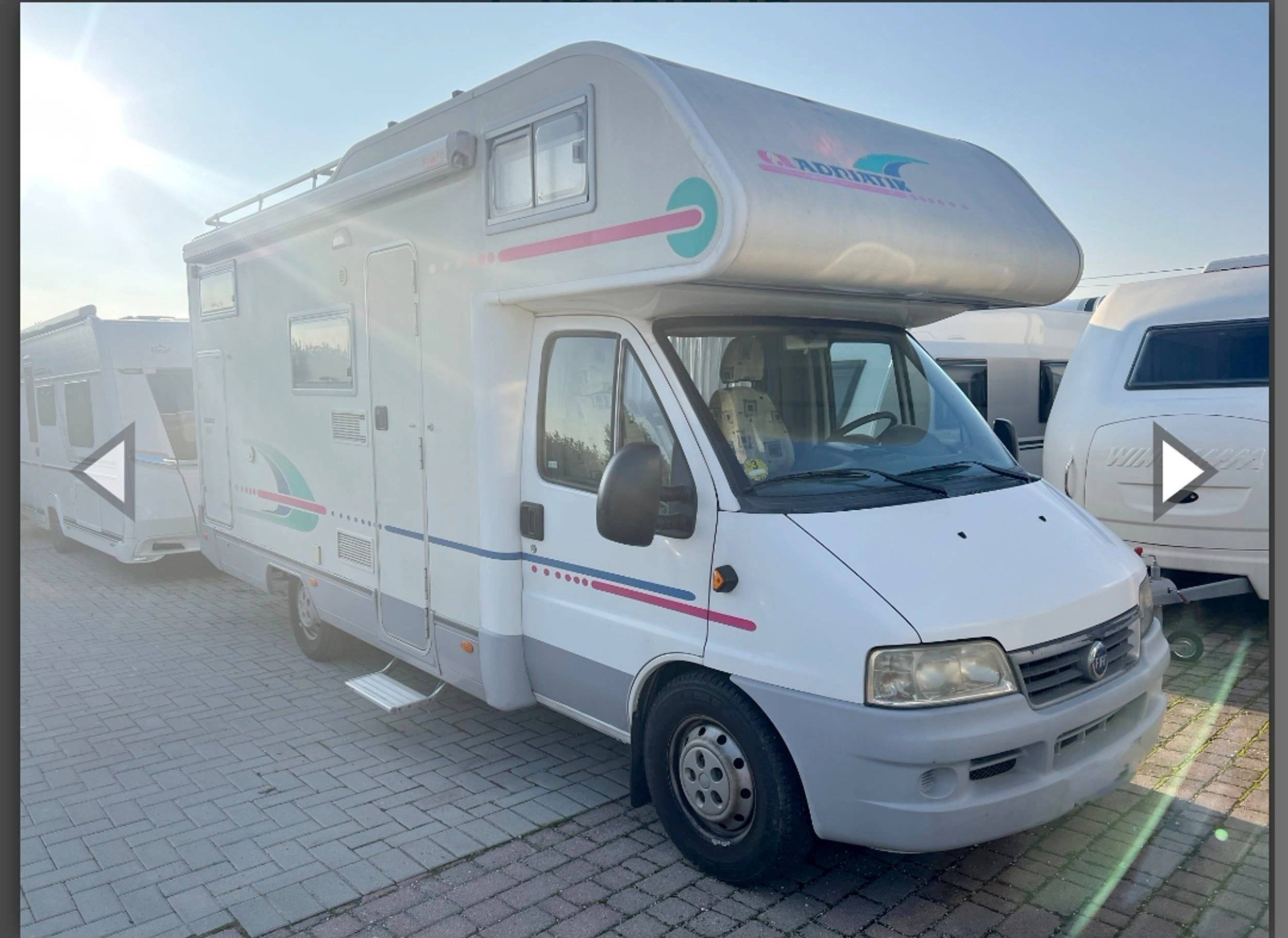 Voorkant 3/4 Fiat Adria mobile 690 - Yescapa