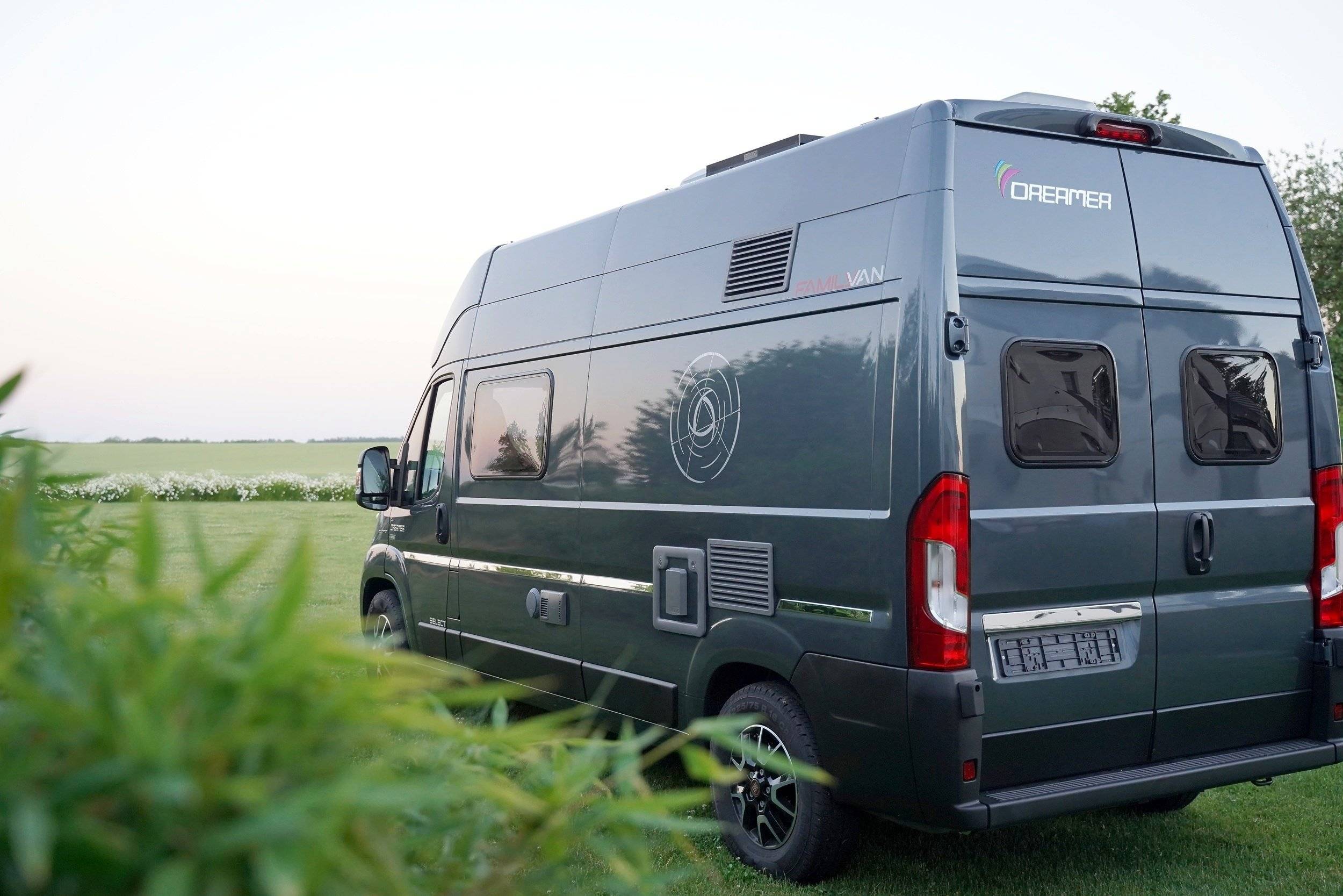 Dreamer Family van