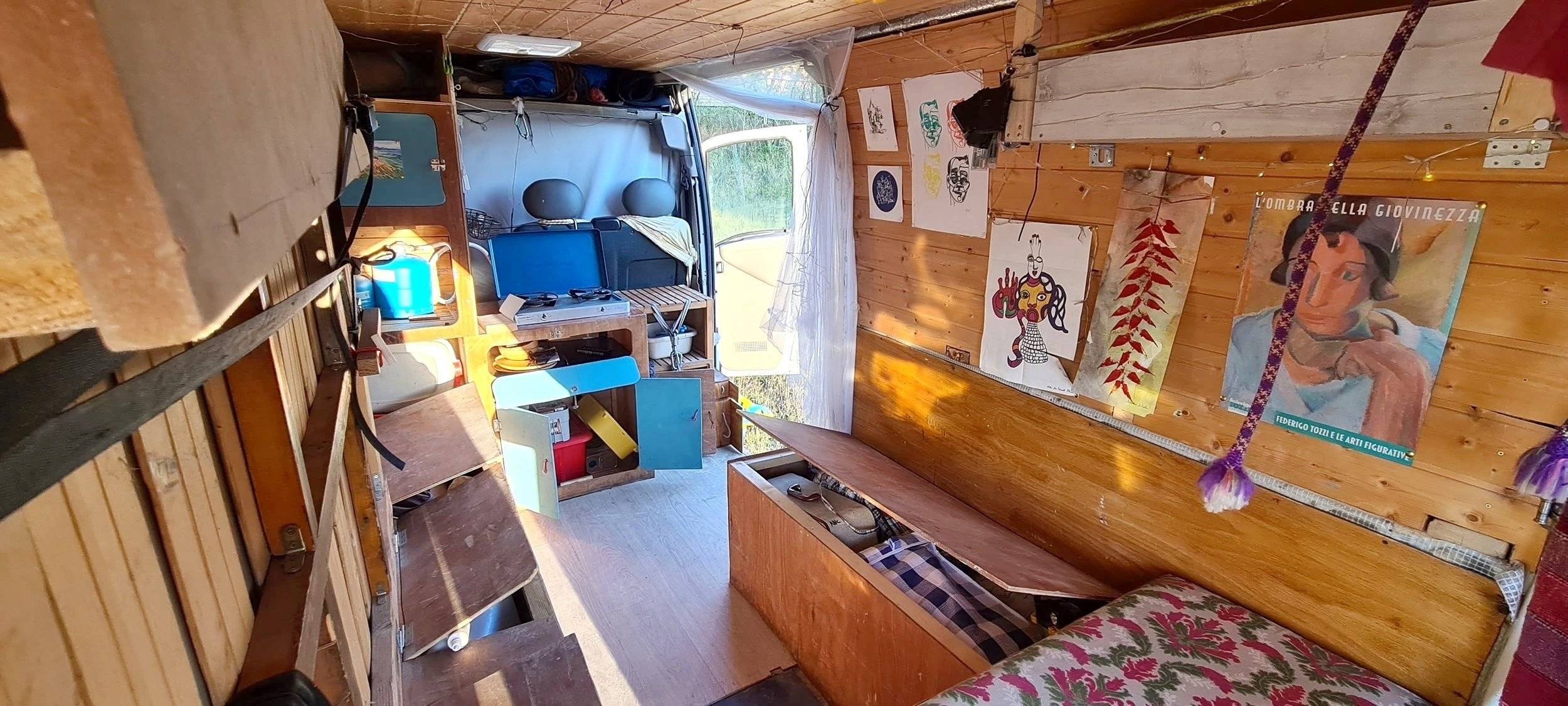 Dining Area  - Yescapa