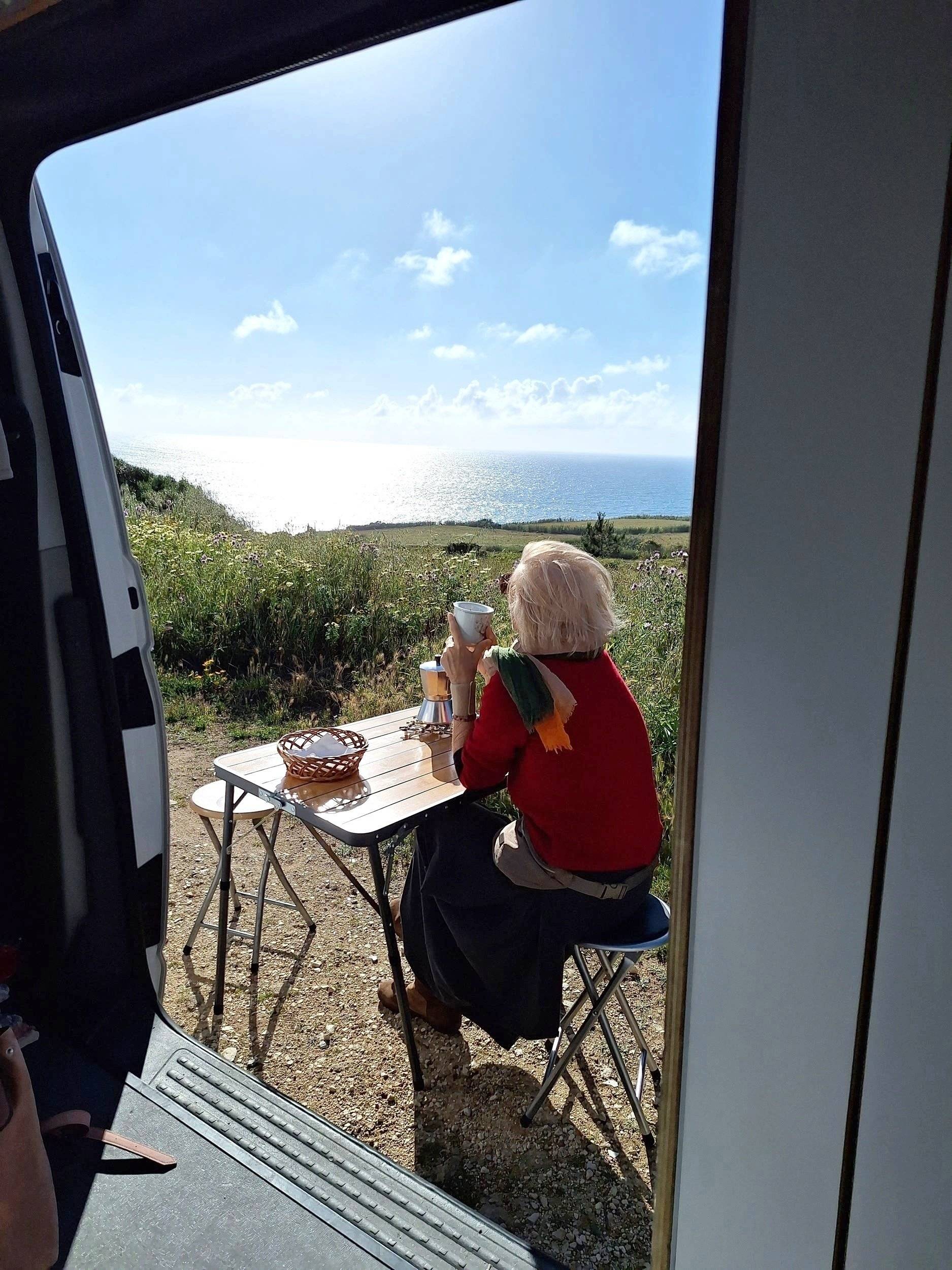Dinette Volkswagen T6 2,0 l 120 ch - Yescapa