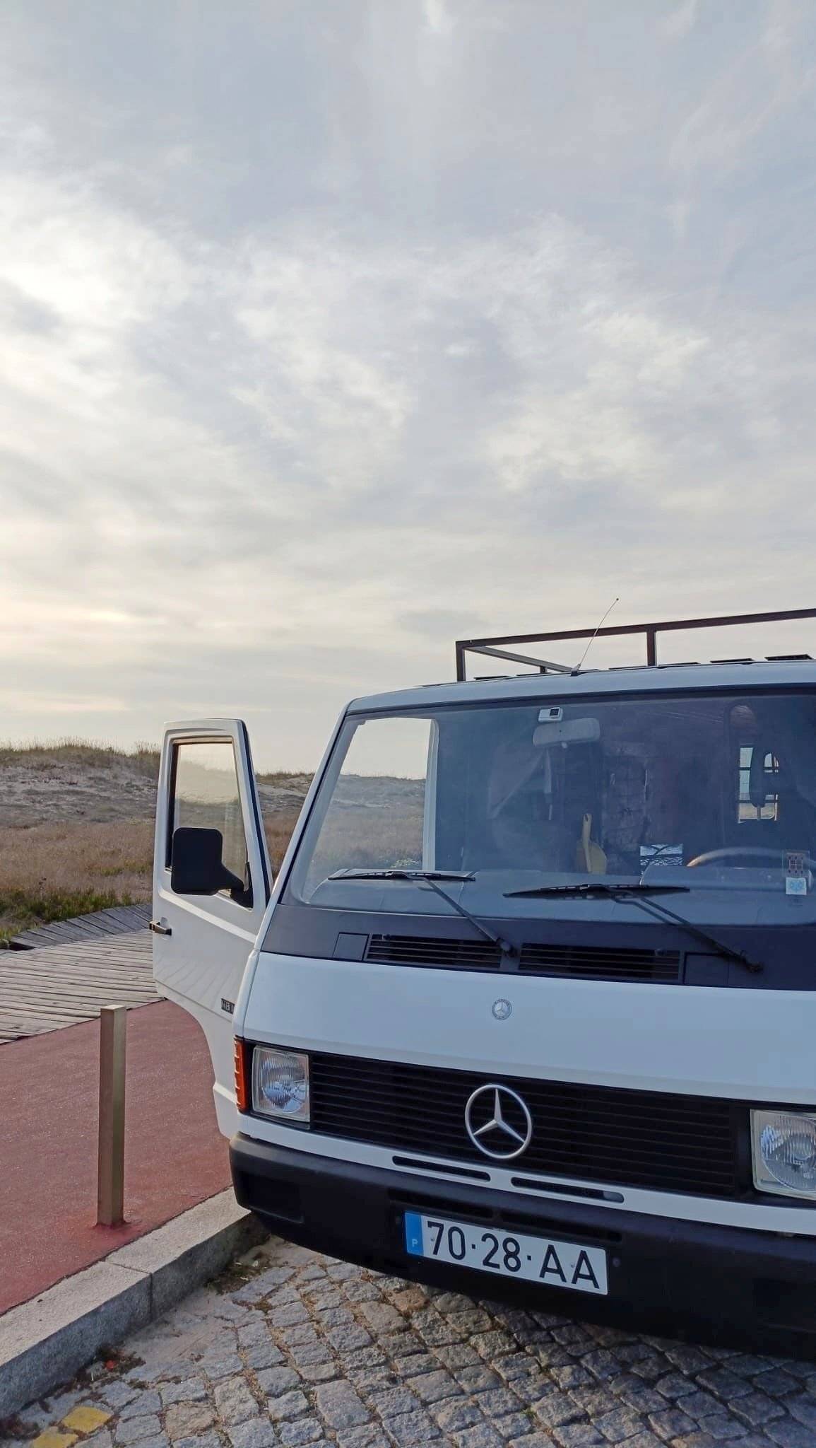Front view from 3/4 Mercedes - Yescapa