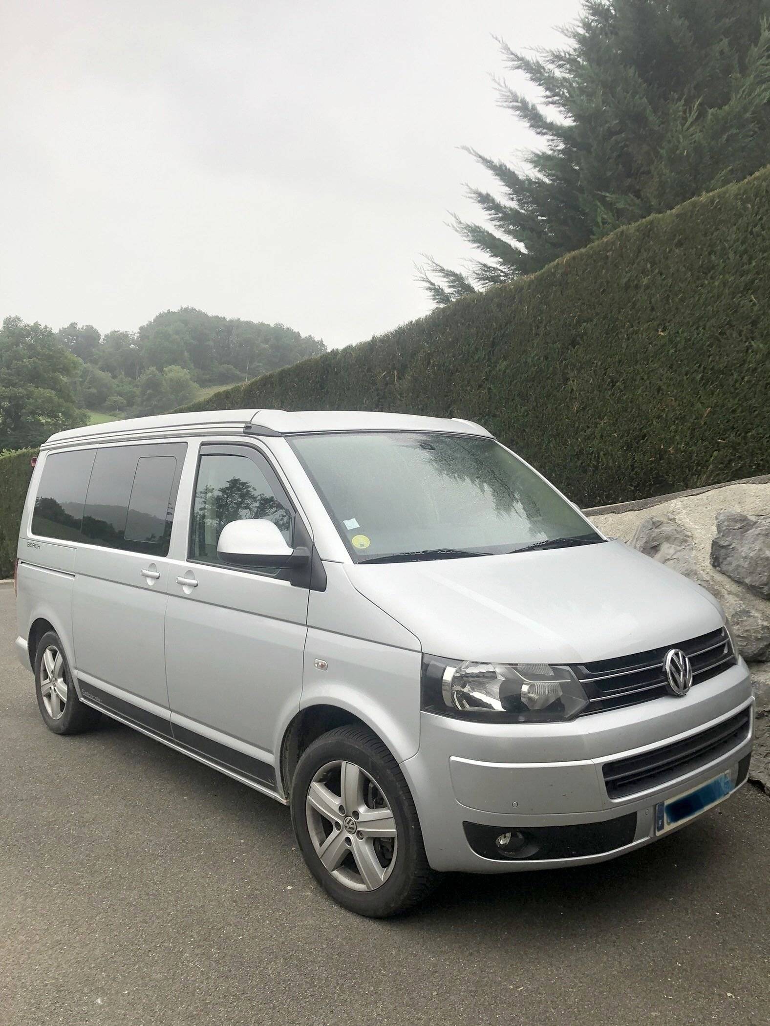 Vista del vehículo ángulo delantero Volkswagen California - Yescapa