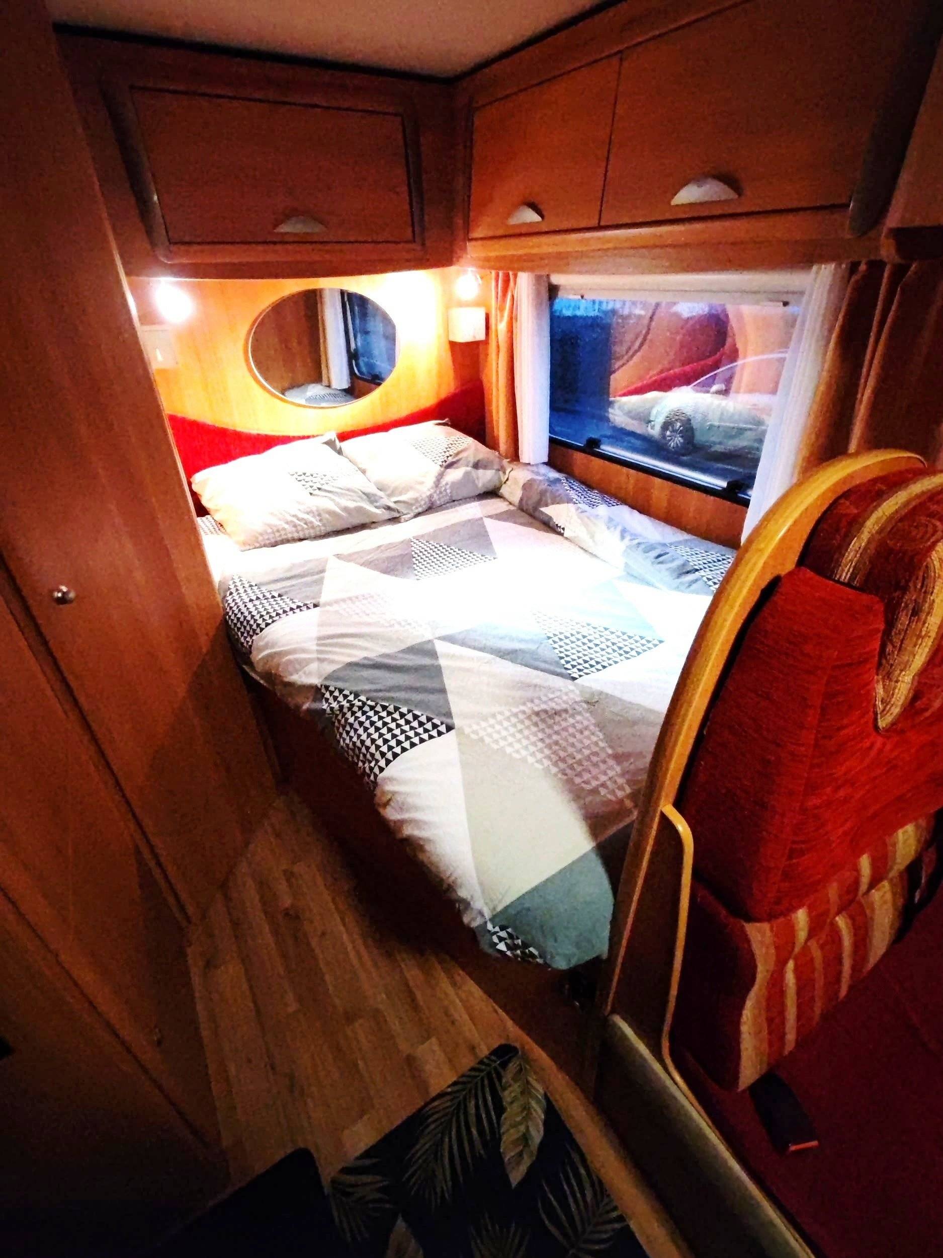 Challenger Transit 2,2 l 140 ch