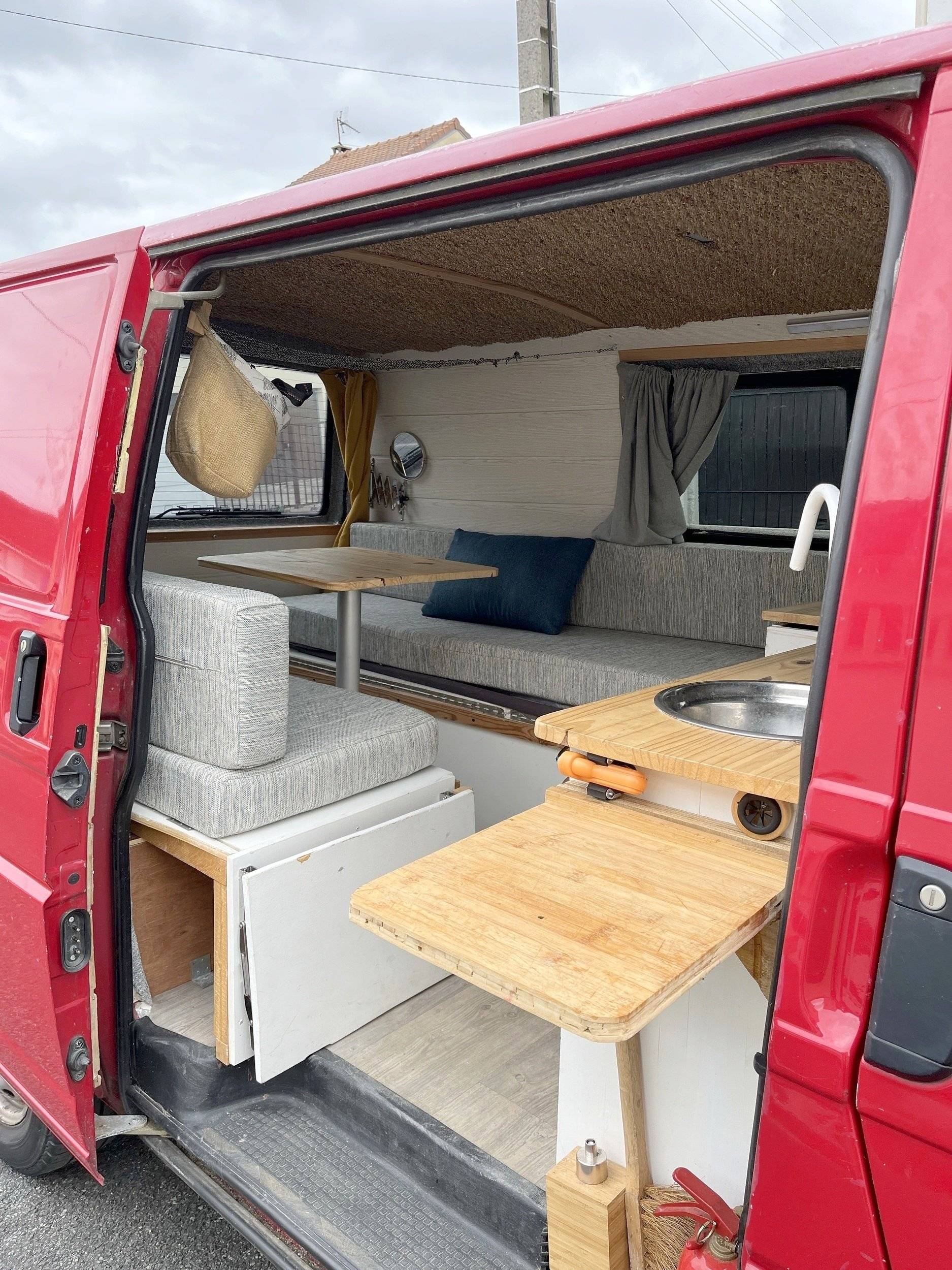 Kitchen Volkswagen T4 2,5l 102cv - Yescapa
