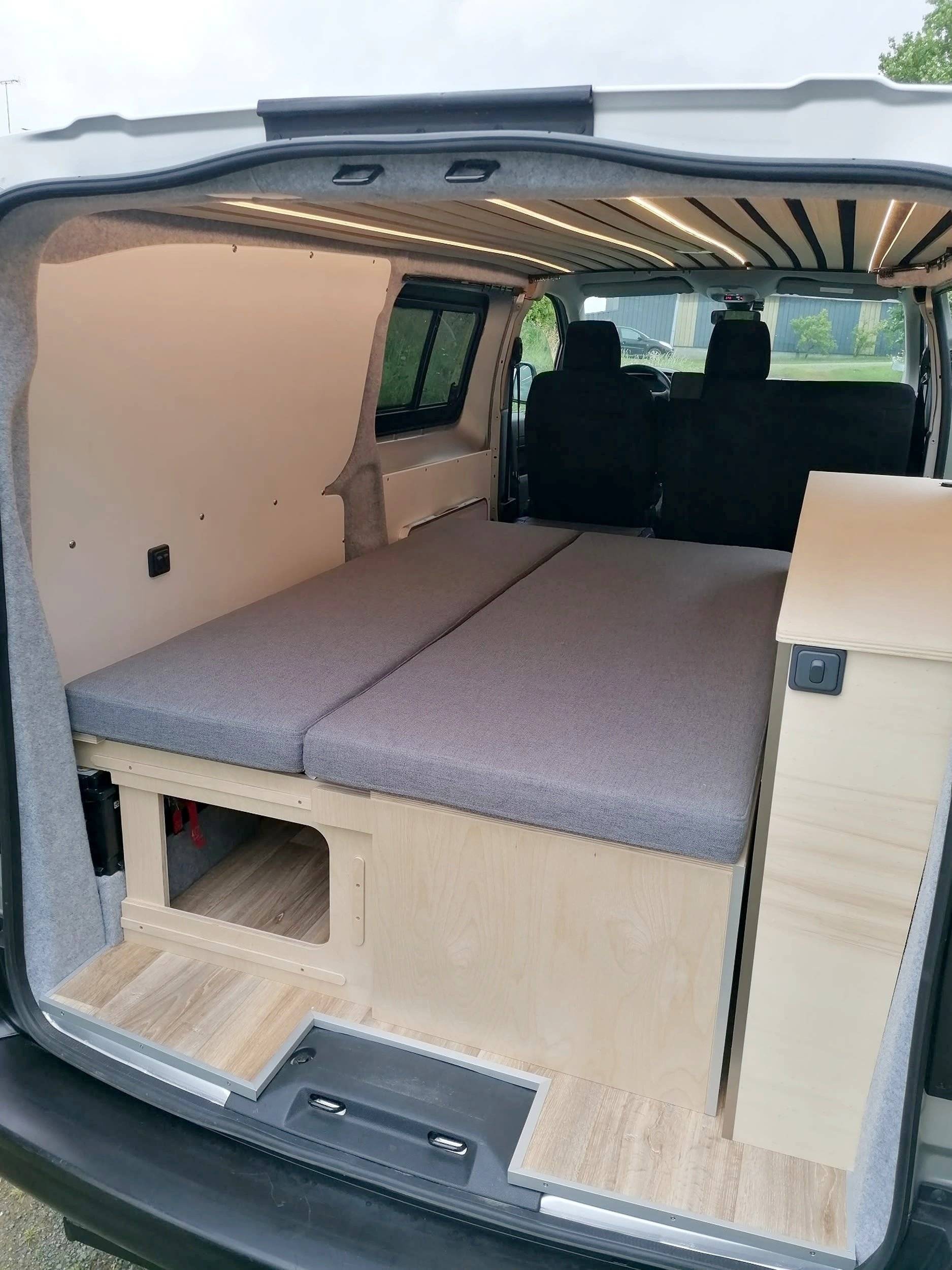 Schlafplätze Citroën Jumpy 2l 128cv - Yescapa
