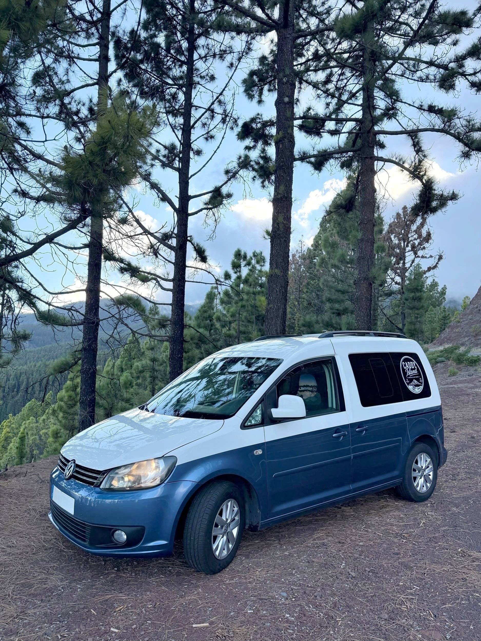 Vista de 3/4 Volkswagen Caddy 2,0 l 102 ch - Yescapa