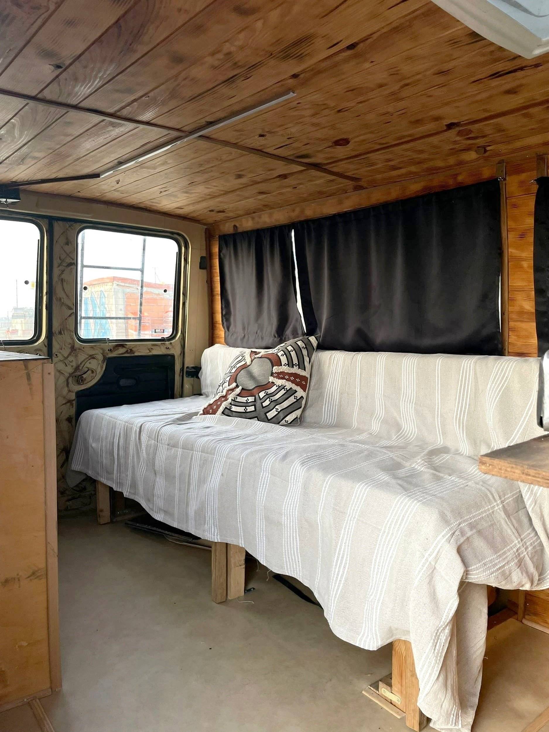 Berth Renault Trafic 2,5 l 100 ch - Yescapa