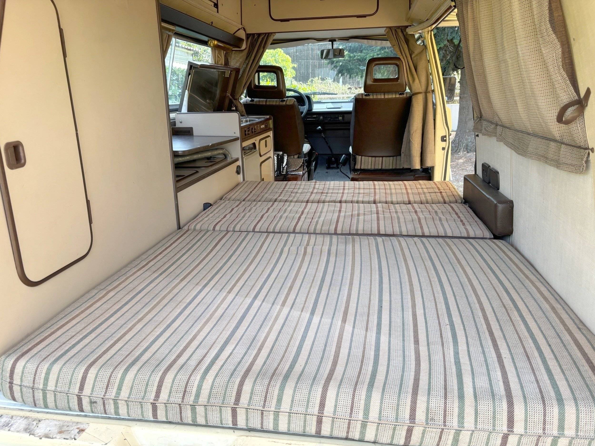 Couchages Volkswagen VOLKSWAGEN CALIFORNIA - Yescapa