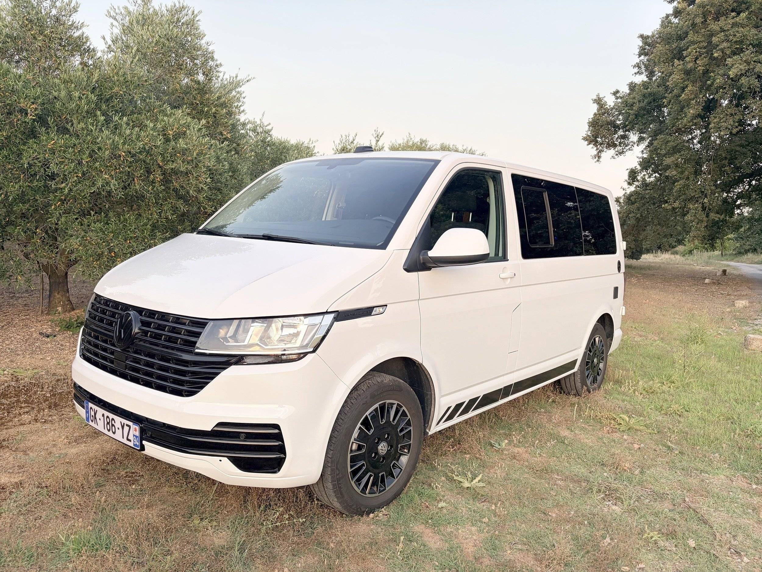 Vista de 3/4 Volkswagen T6.1 - Yescapa