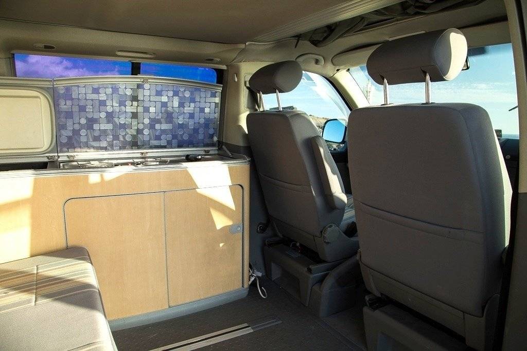 Coin cuisine Volkswagen T5 2,0 l 102 ch - Yescapa