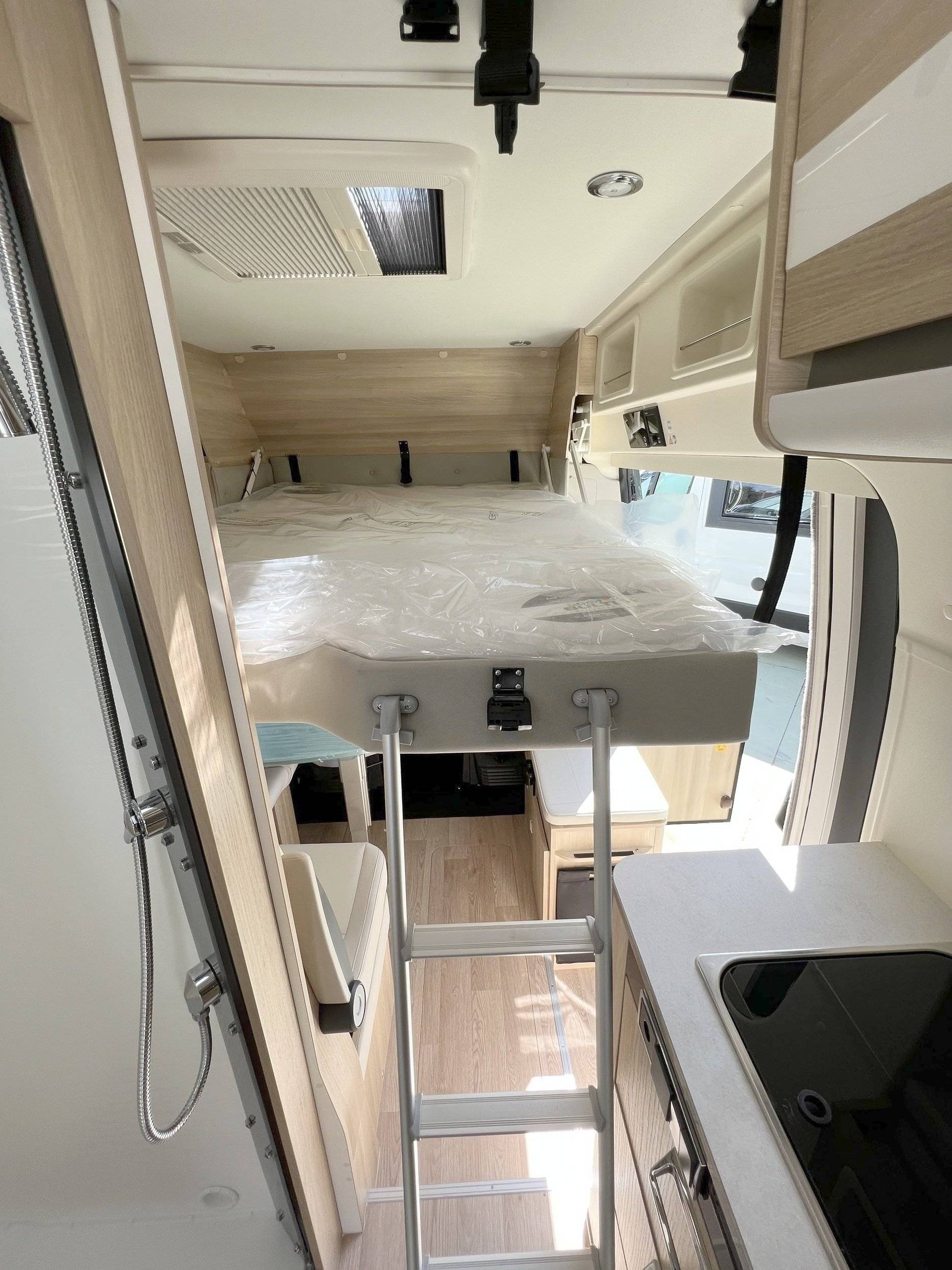 Dreamer Dreamer Family Van