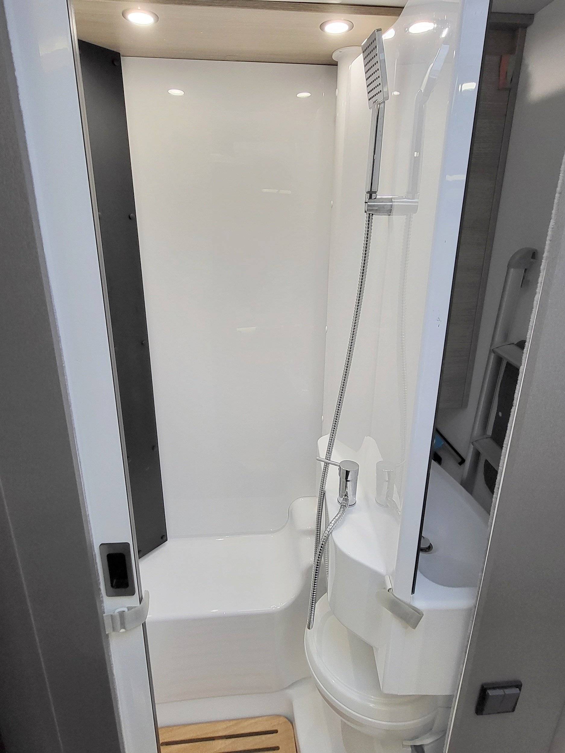 Challenger Challenger 250 Open Edition