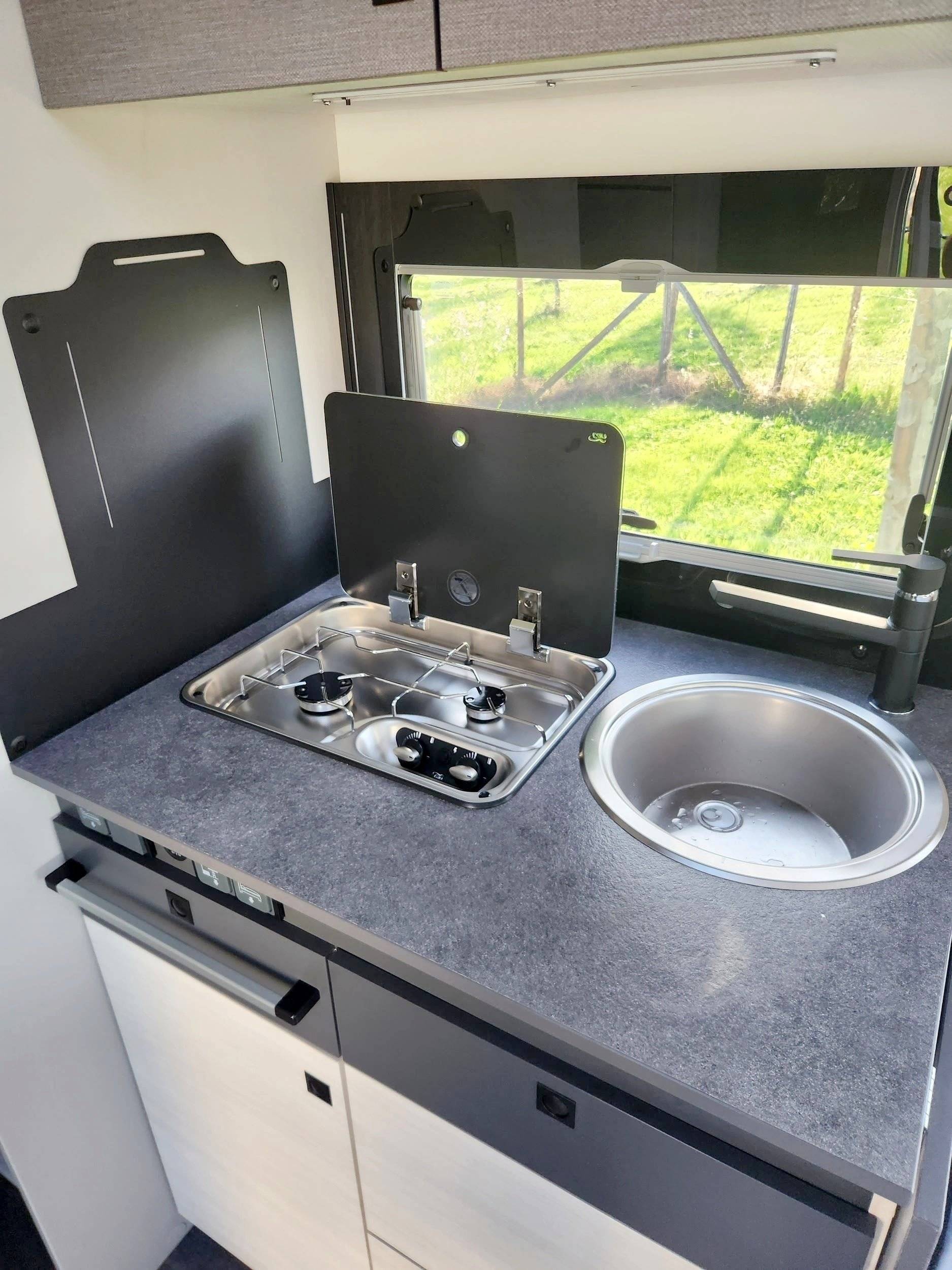 Challenger 380 GRAPHITE