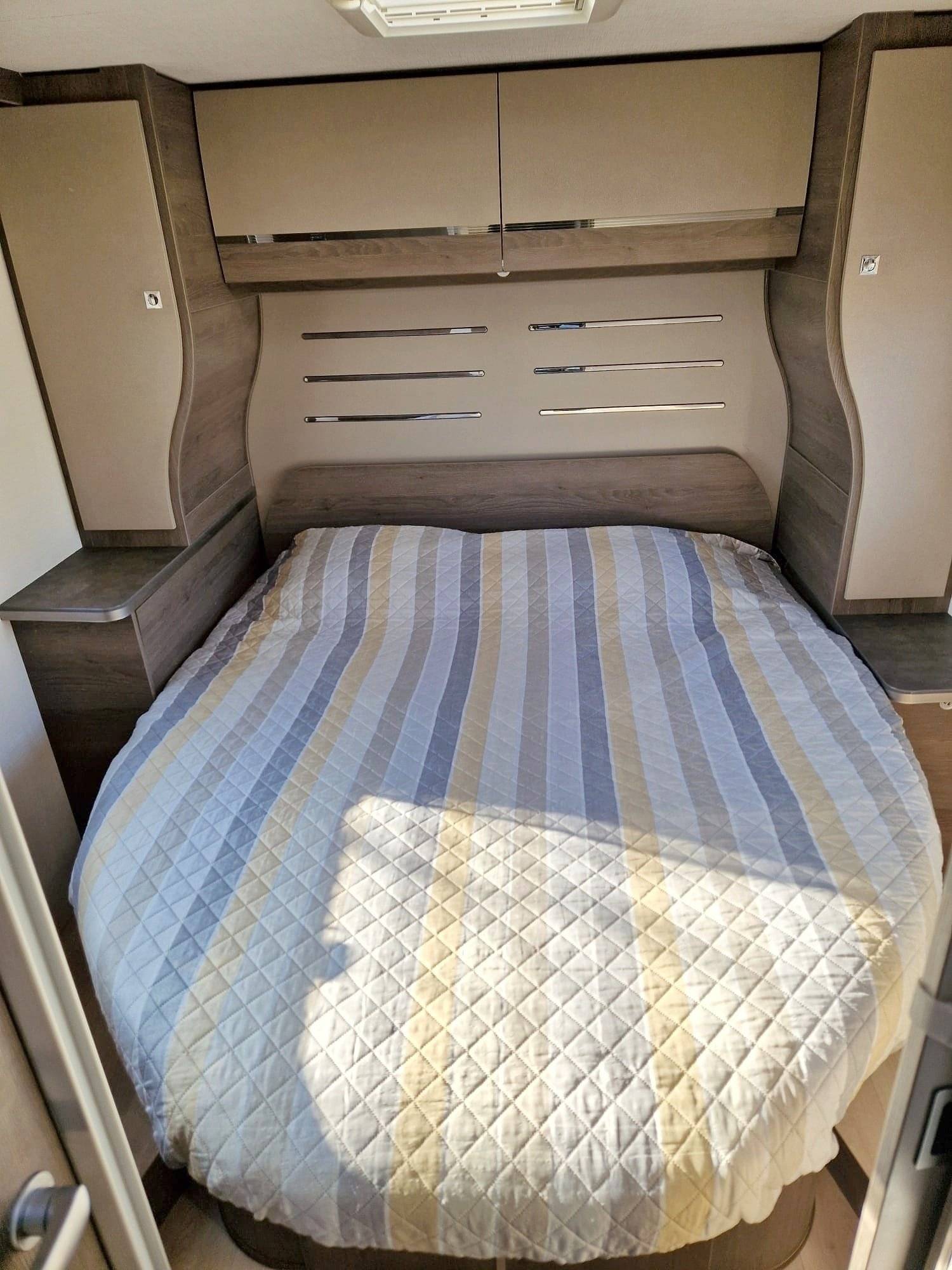 llits Ford Transit 2,0 l 170 ch - Yescapa