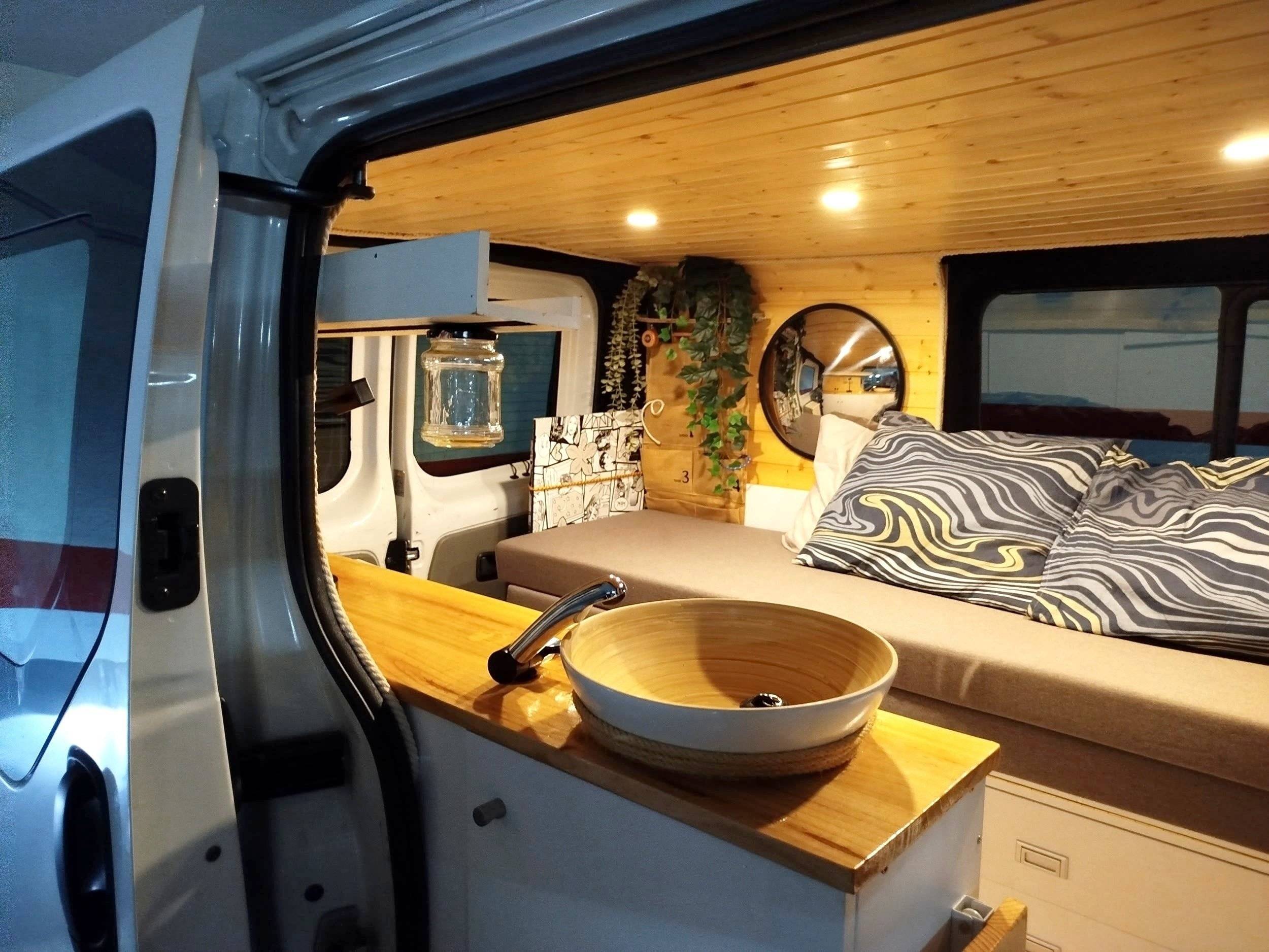 Kitchen Nissan Primastar Dci 115 - Yescapa