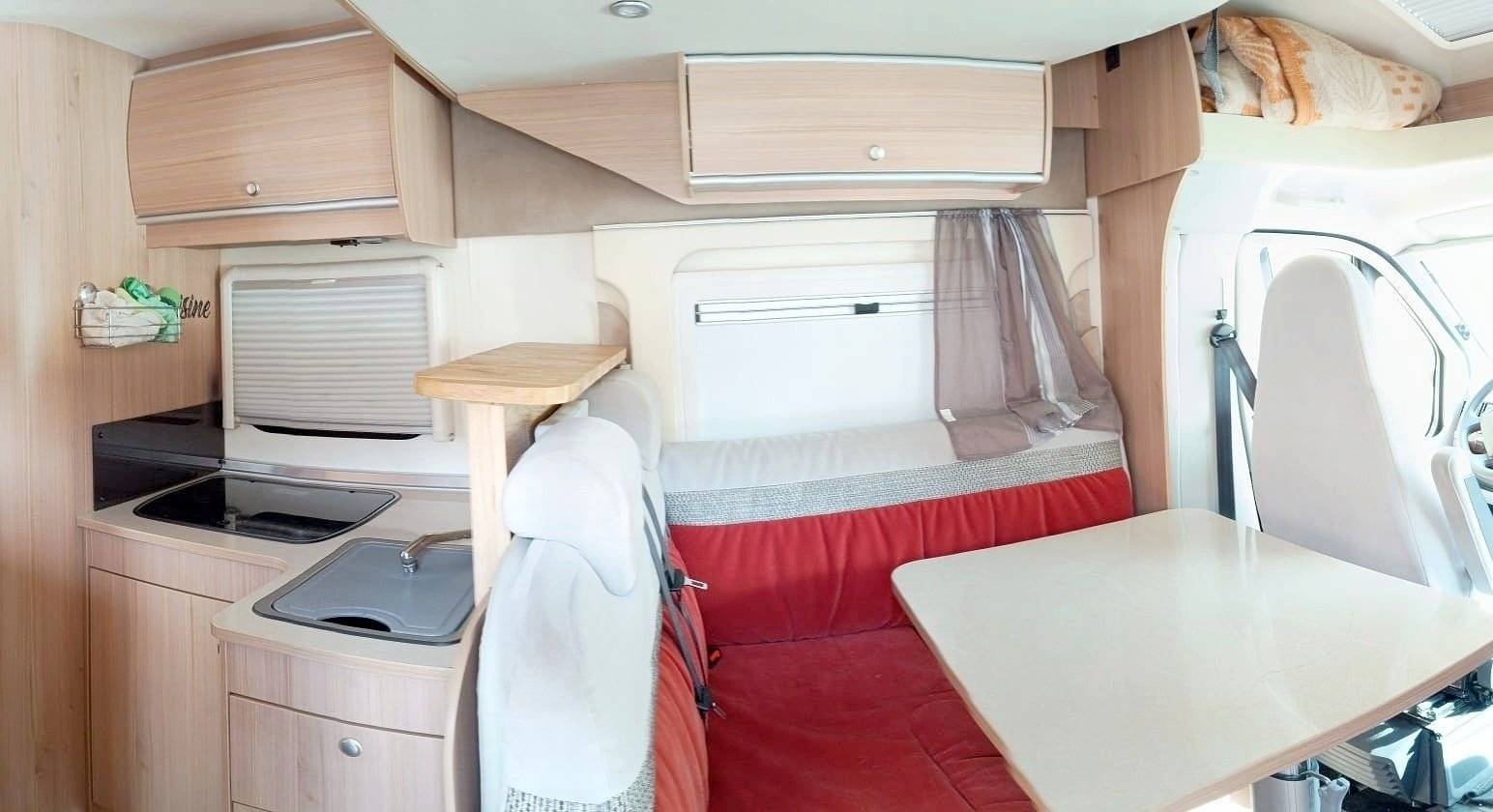 Dining Area Fiat Fiat ducato - Yescapa