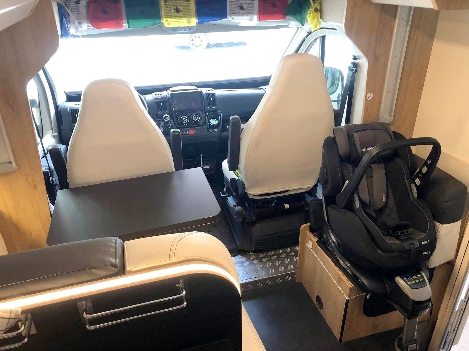 Dinette Fiat Ducato 2,3 l 130 ch - Yescapa