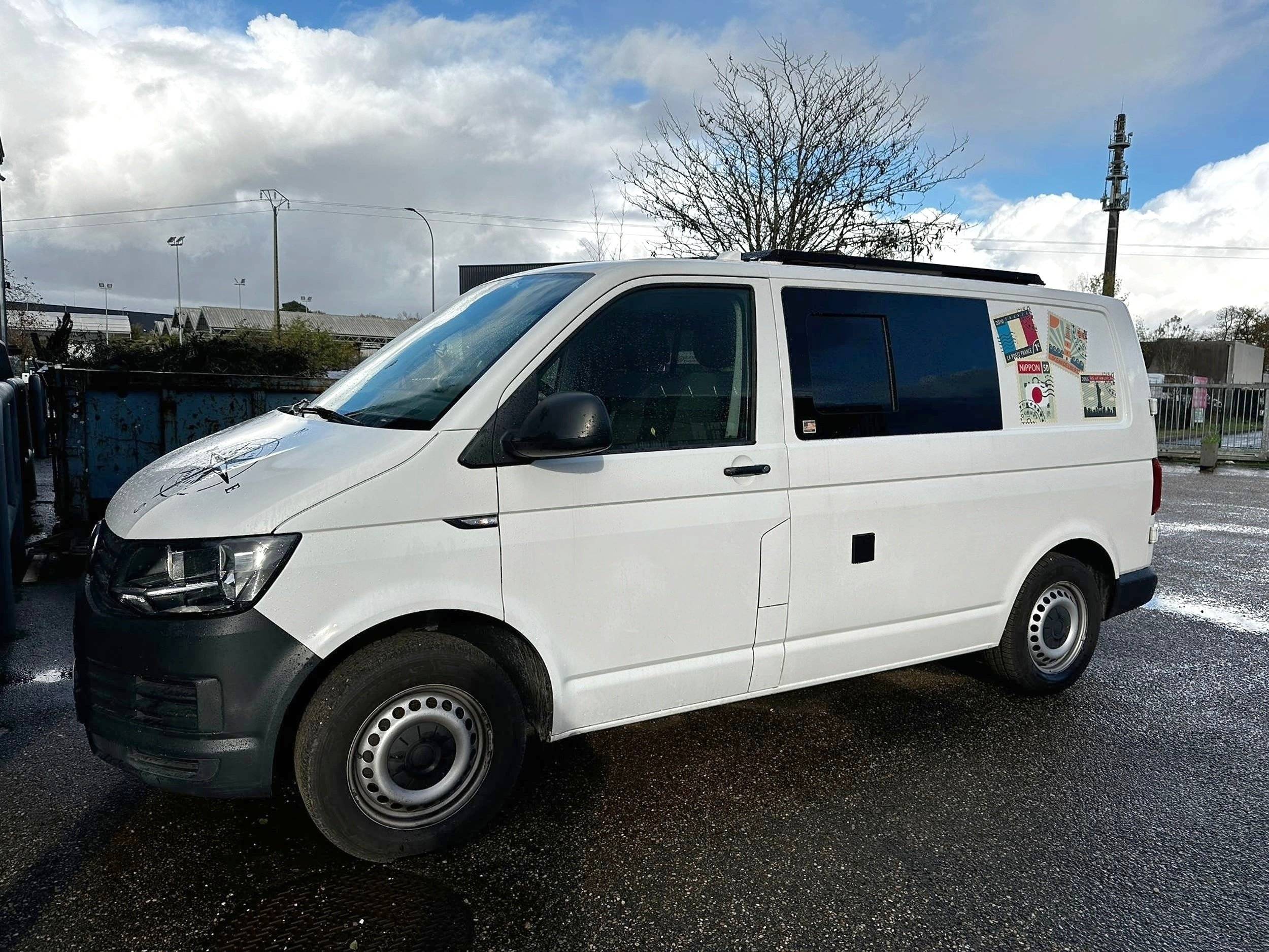 Front view from 3/4  - Yescapa