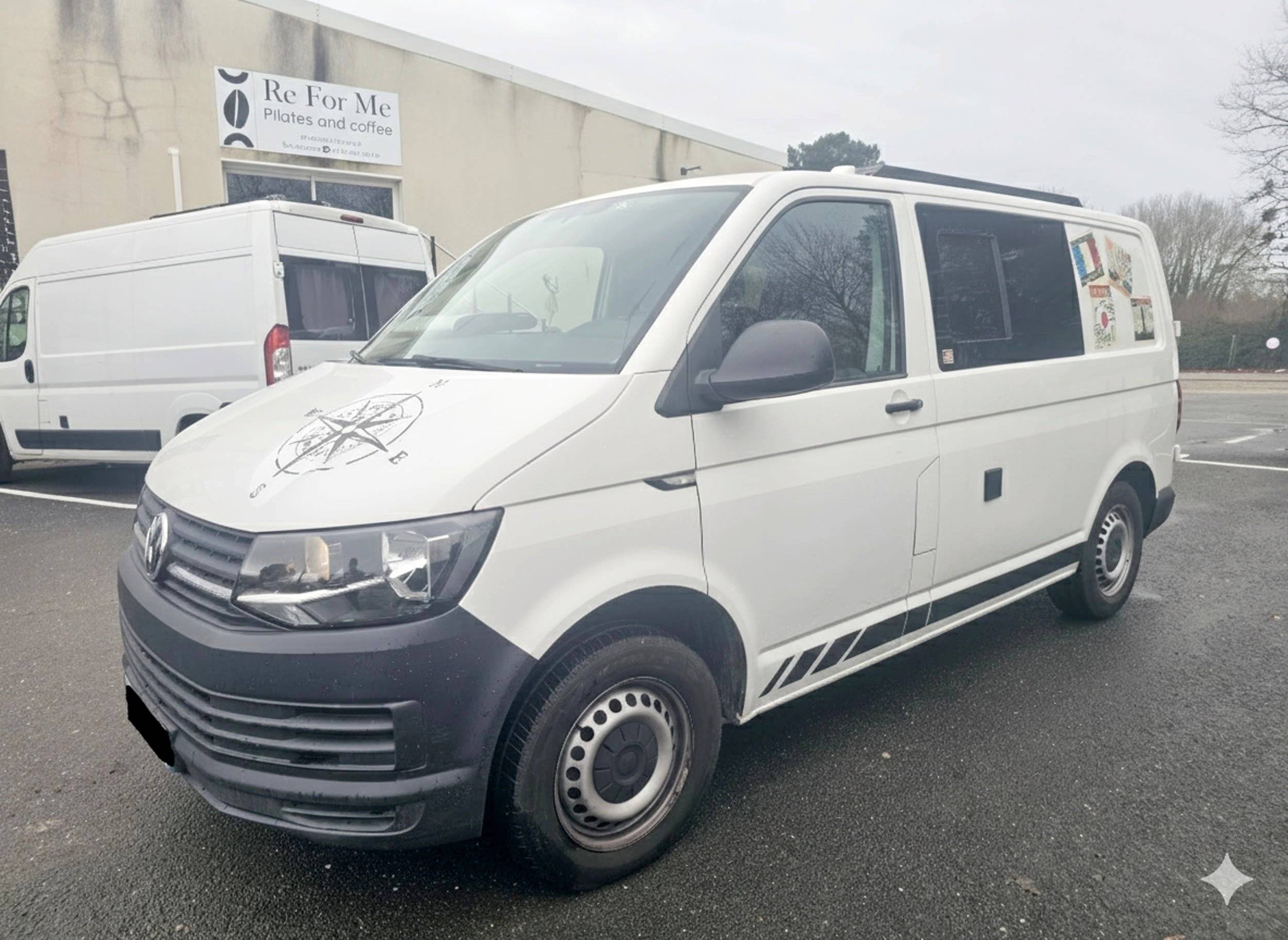 Vista del vehículo ángulo delantero Volkswagen T6 2 l 102 ch - Yescapa