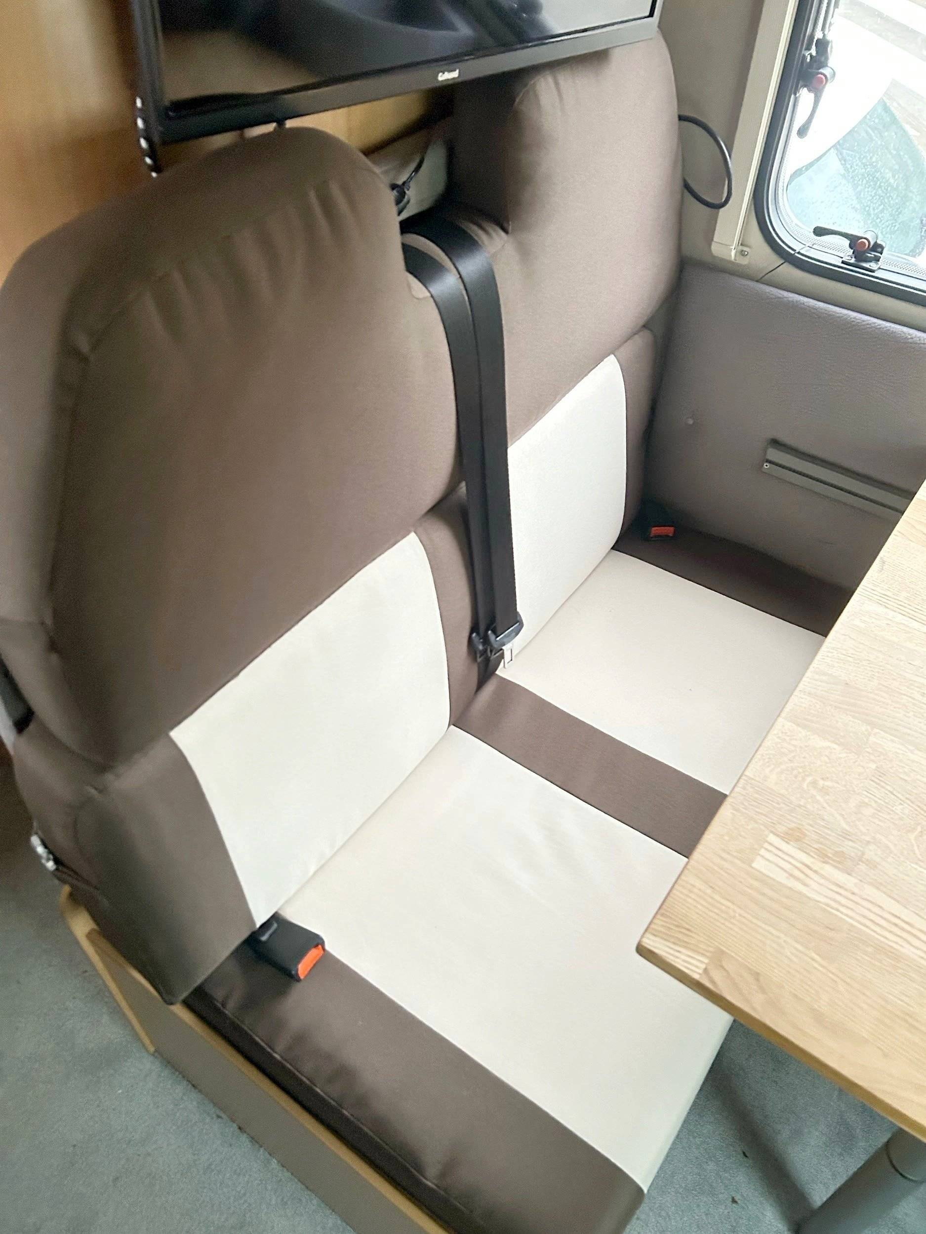 Coin repas Fiat Ducato 2,2 l Multijet 130 ch. - Yescapa