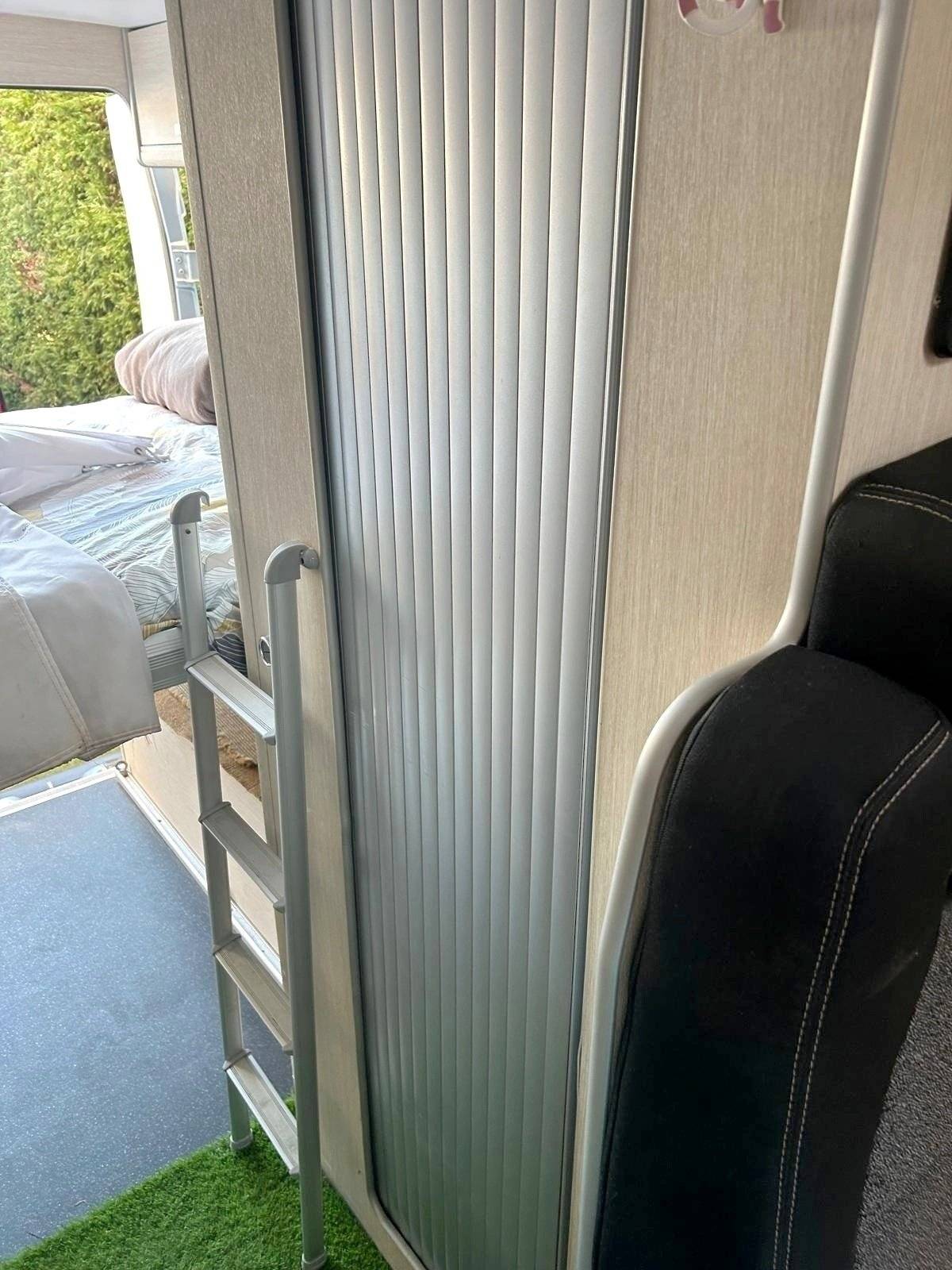 Juliá Camper Fiat 130 Caballos