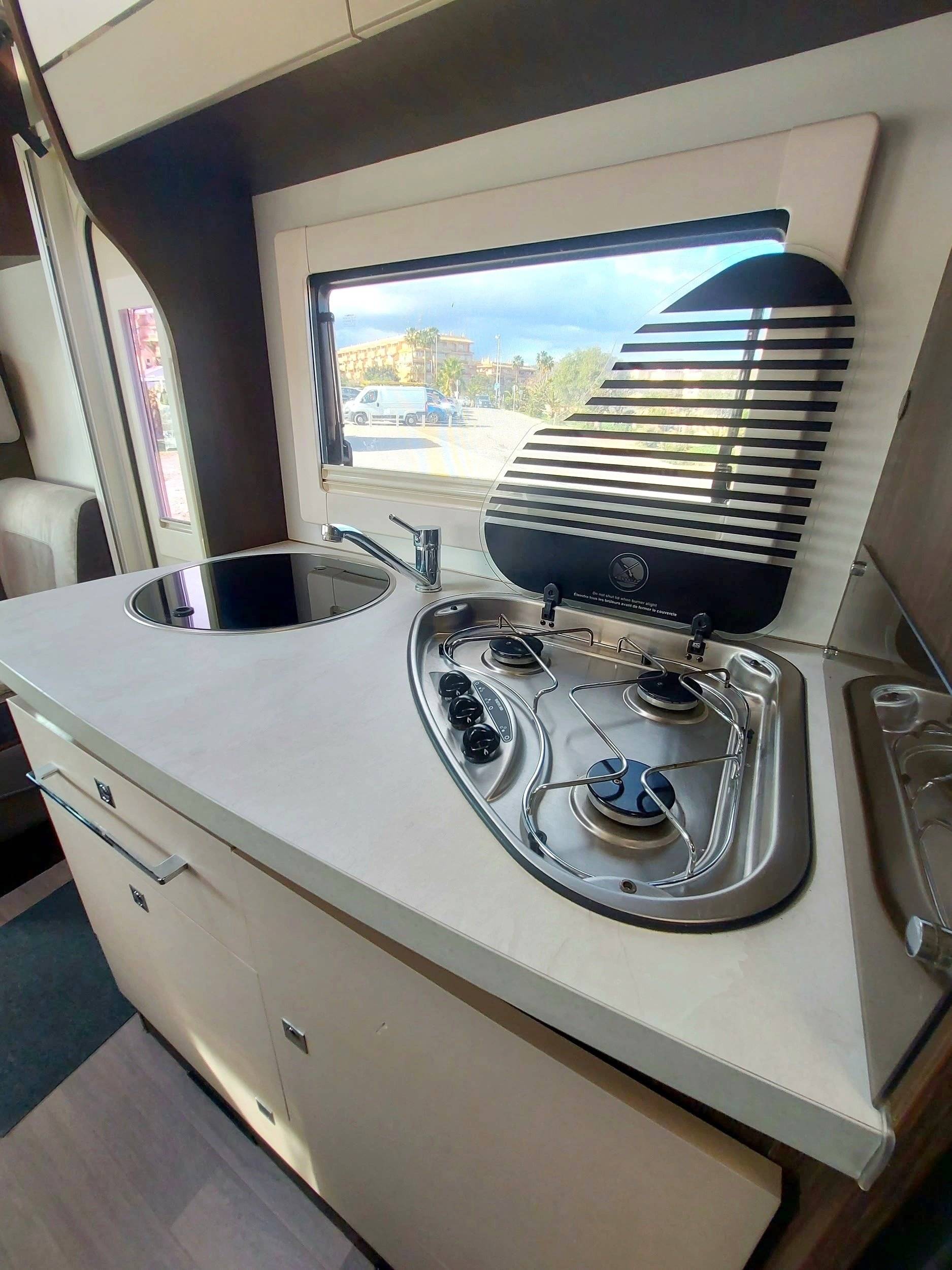 Benimar Transit 2,0 l 155 ch