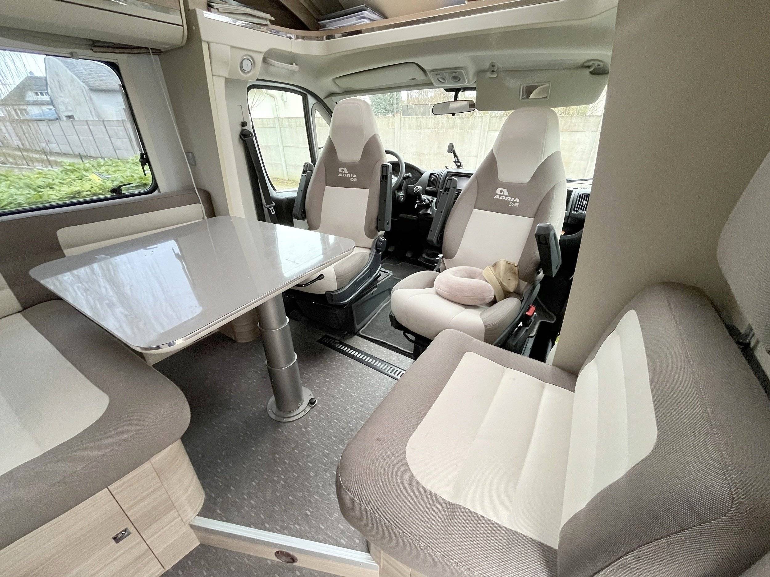 Dining Area Fiat Fiat Multijet 2   2,3 L   150 CV - Yescapa