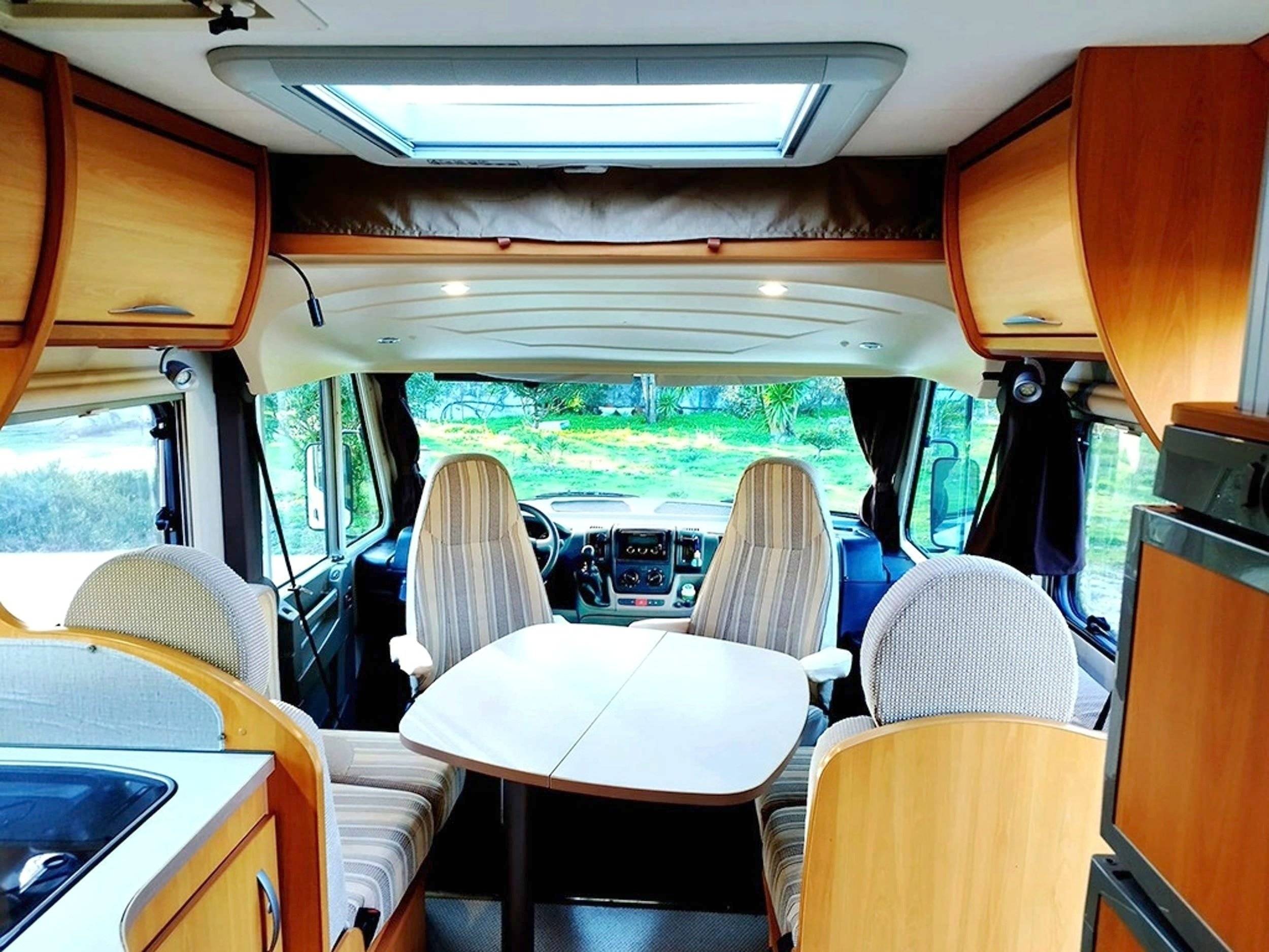 Área de jantar Fiat Fiat ducato - Yescapa