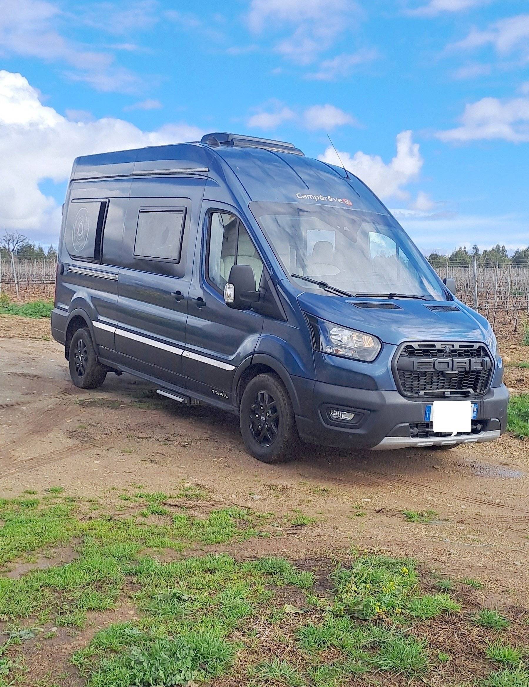 Voorkant 3/4 Ford - Yescapa