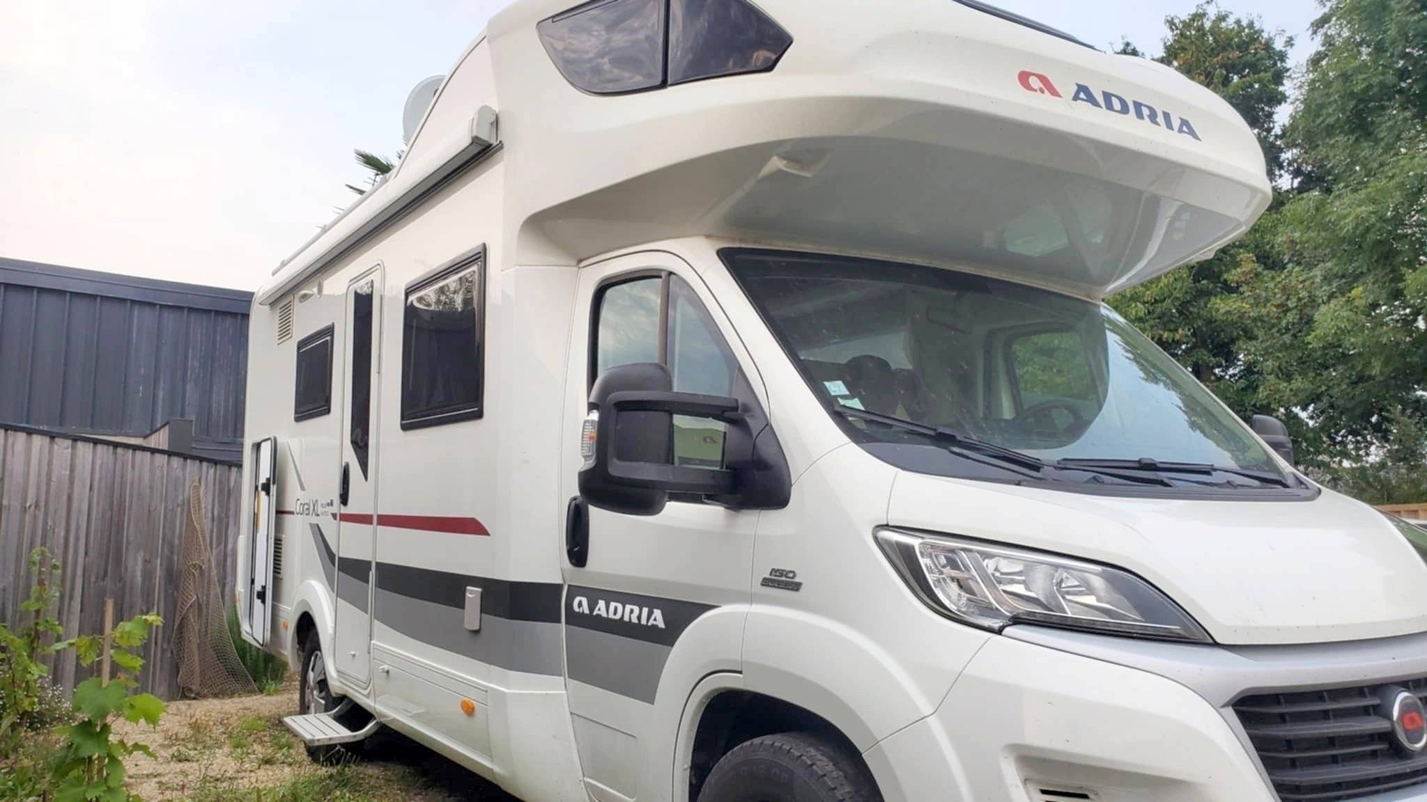 Voorkant 3/4 Fiat FIAT DUCATO - Yescapa