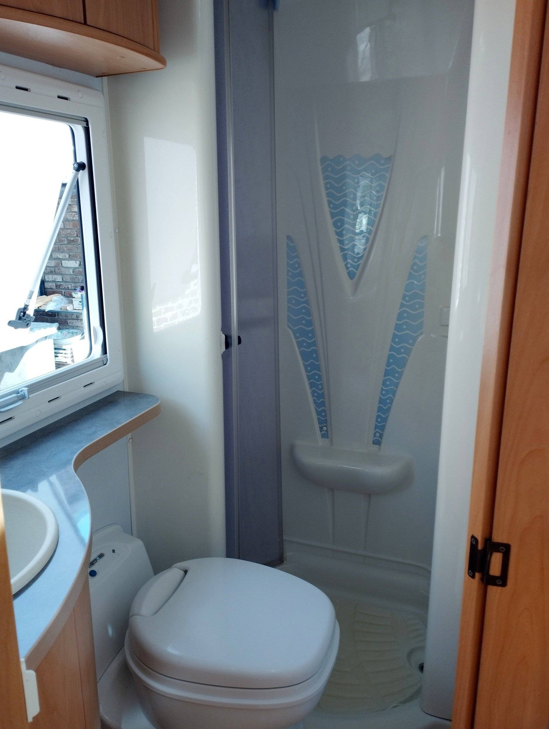 Challenger ford transit