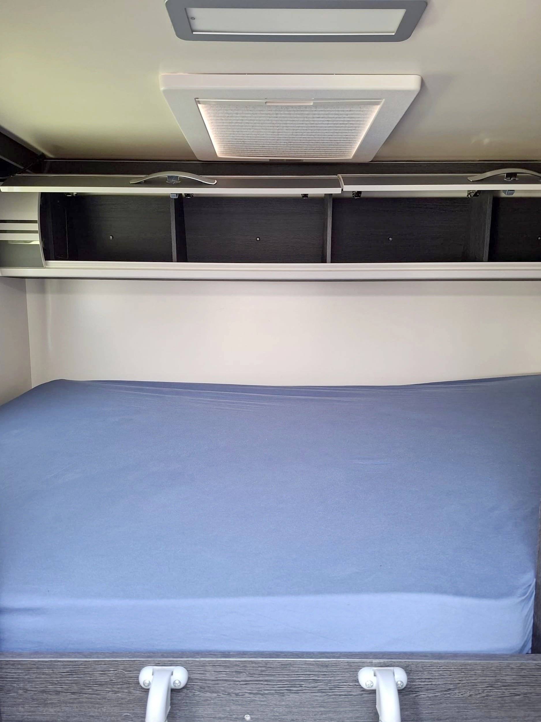 slaapplaatsen Ford Transit 2,0 l 170 ch - Yescapa