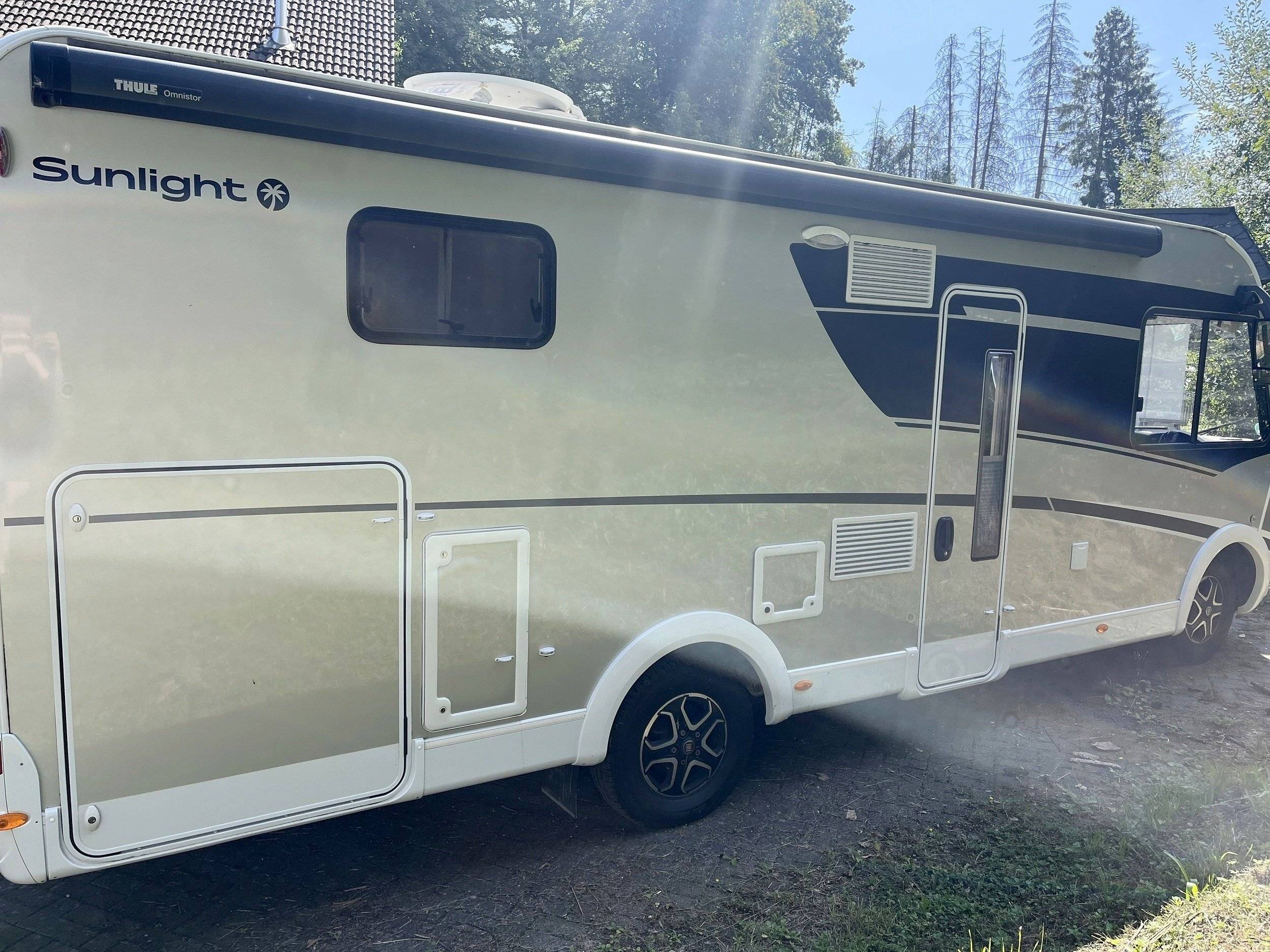 schräge Vorderansicht Fiat Ducato 2,2 l Multijet 100 ch. - Yescapa