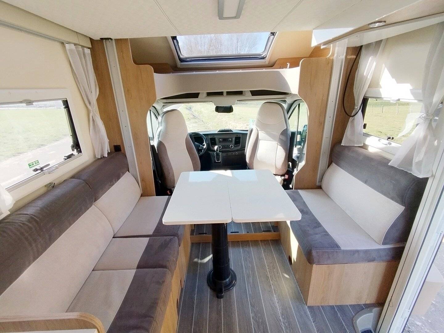 Coin repas Ford horon - Yescapa