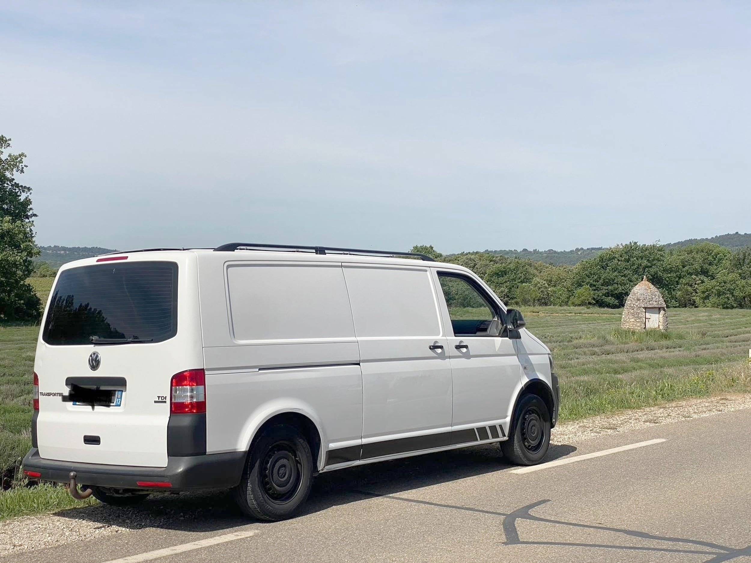 Área de jantar Volkswagen T5 2,0 l 114 ch - Yescapa