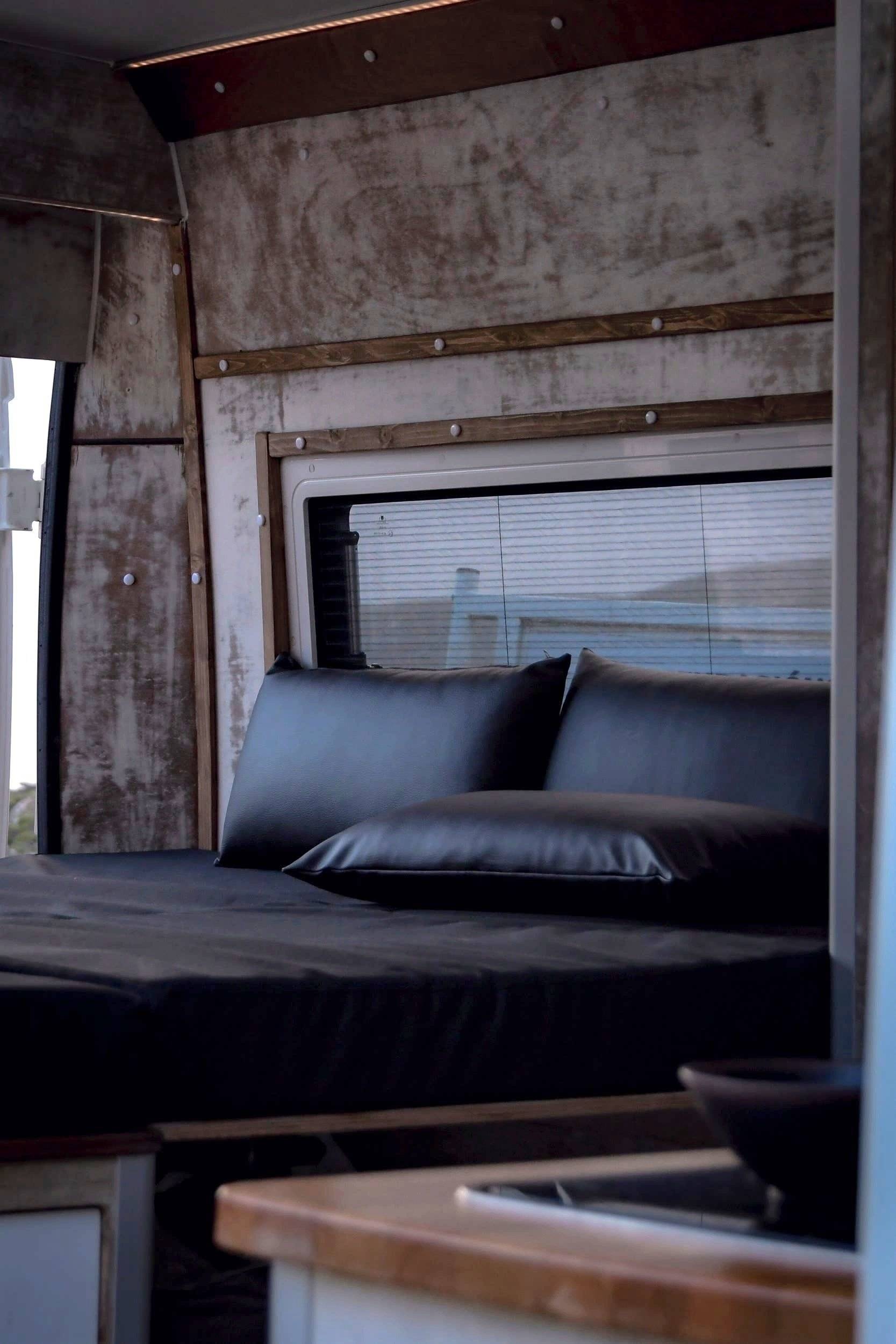 Dining Area Citroën Jumper 2,0 l 110 ch - Yescapa