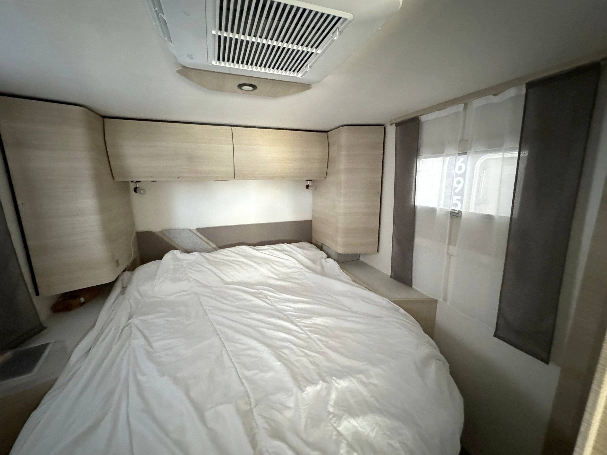 Berth Peugeot - Yescapa