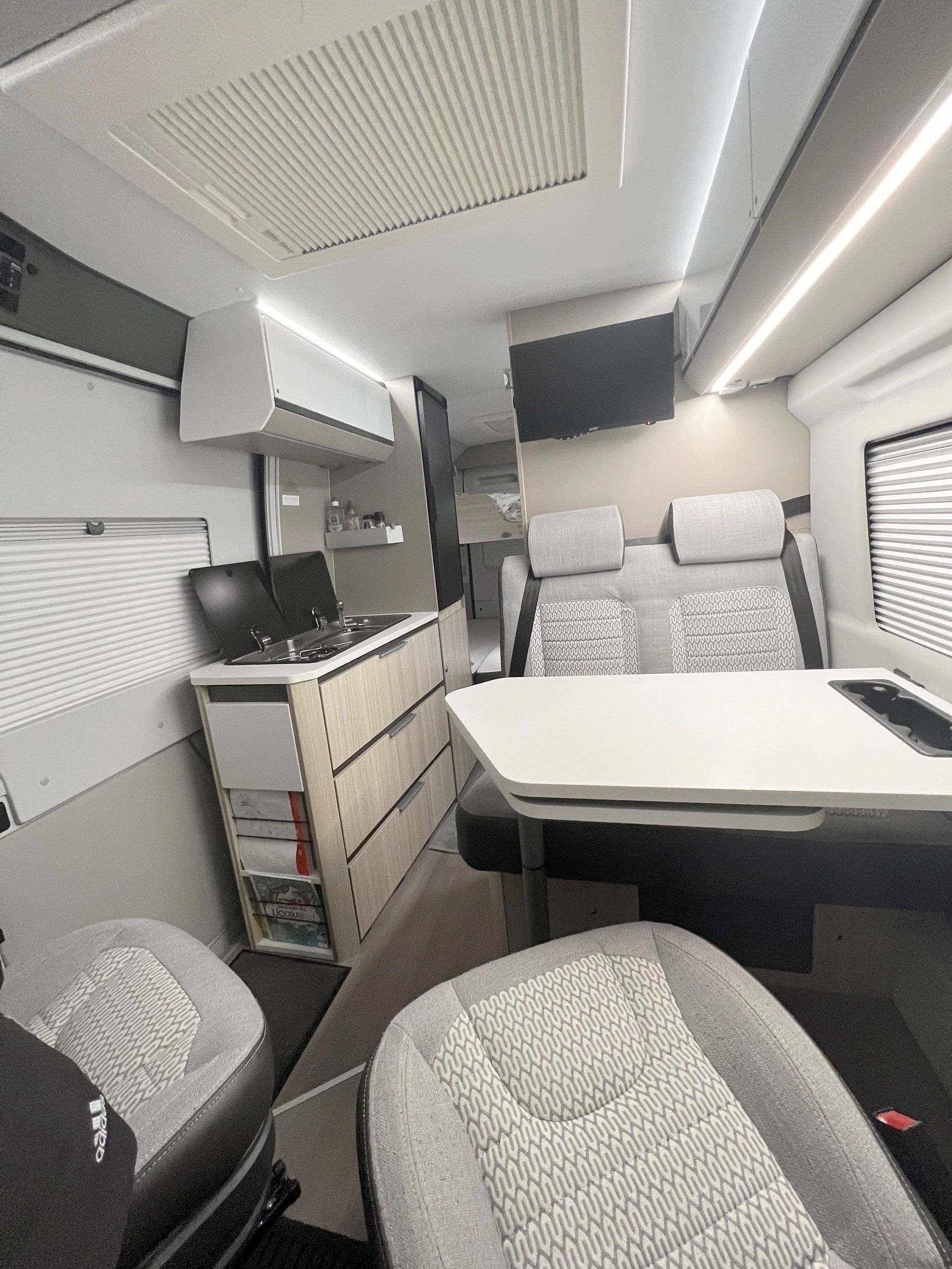 Adria twin plus 600 spt family