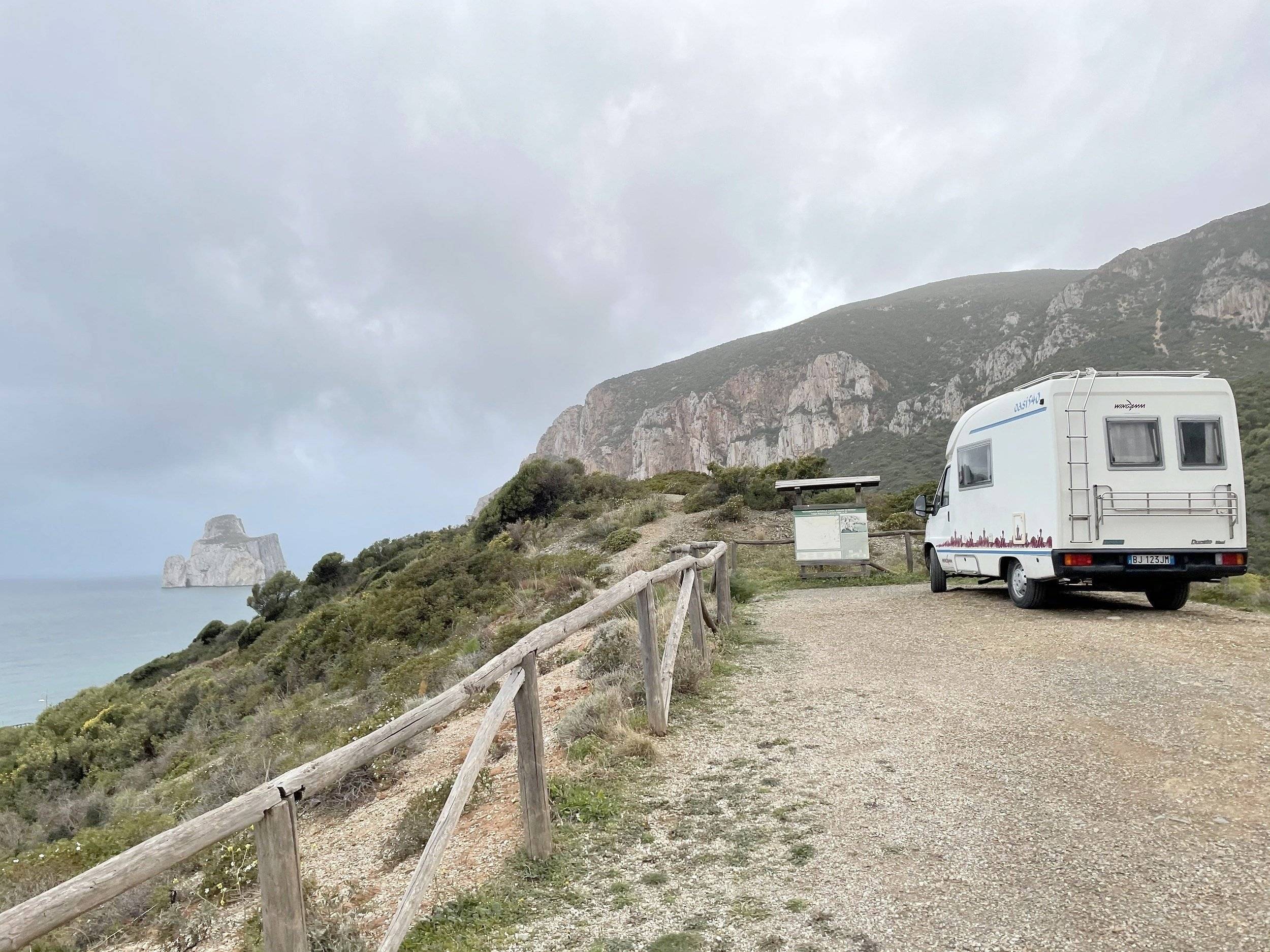Front view from 3/4 Fiat Ducato 2,8 l 115 ch/Al-Ko - Yescapa