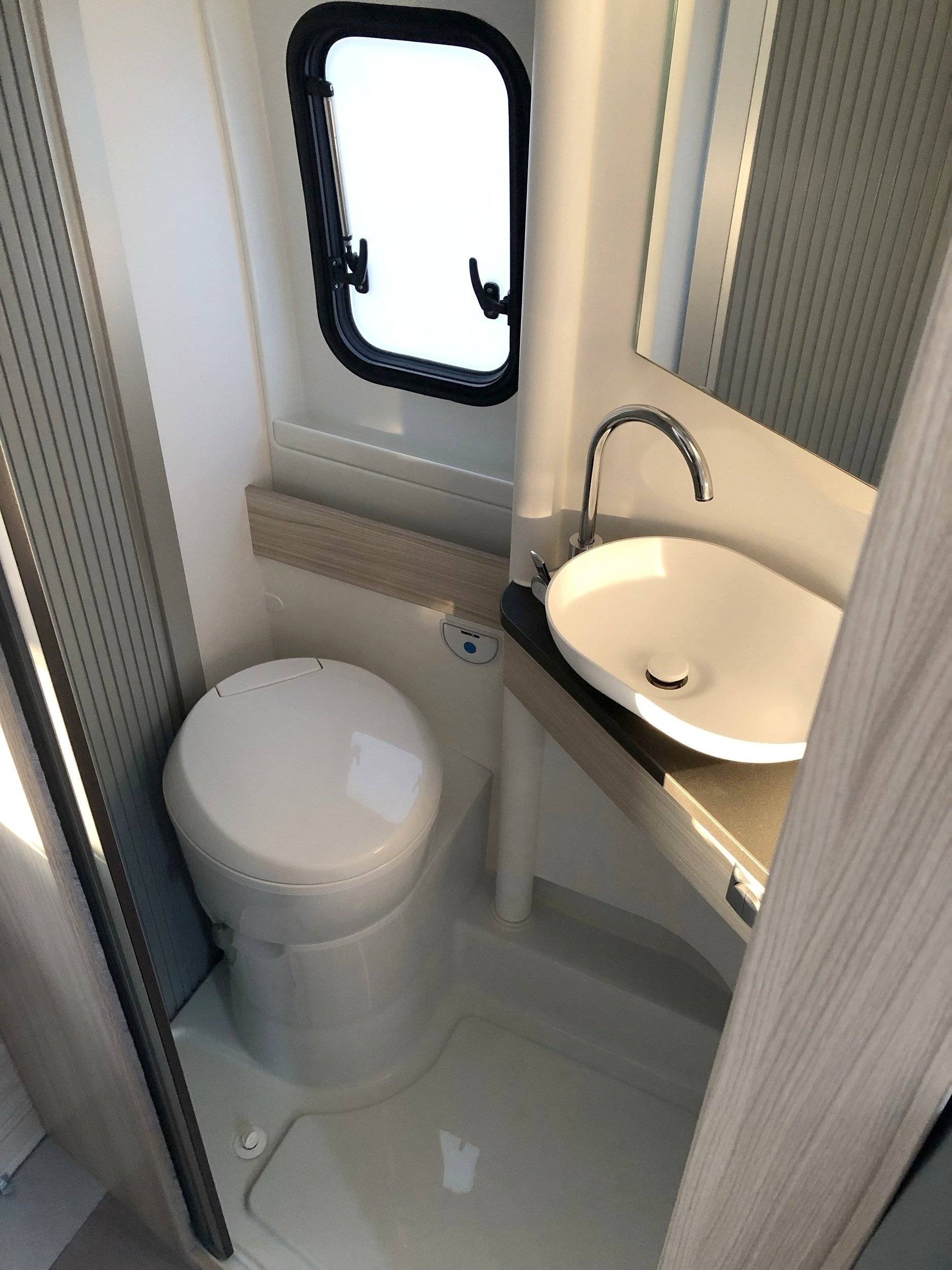 Adria Twin 640 SGX plus