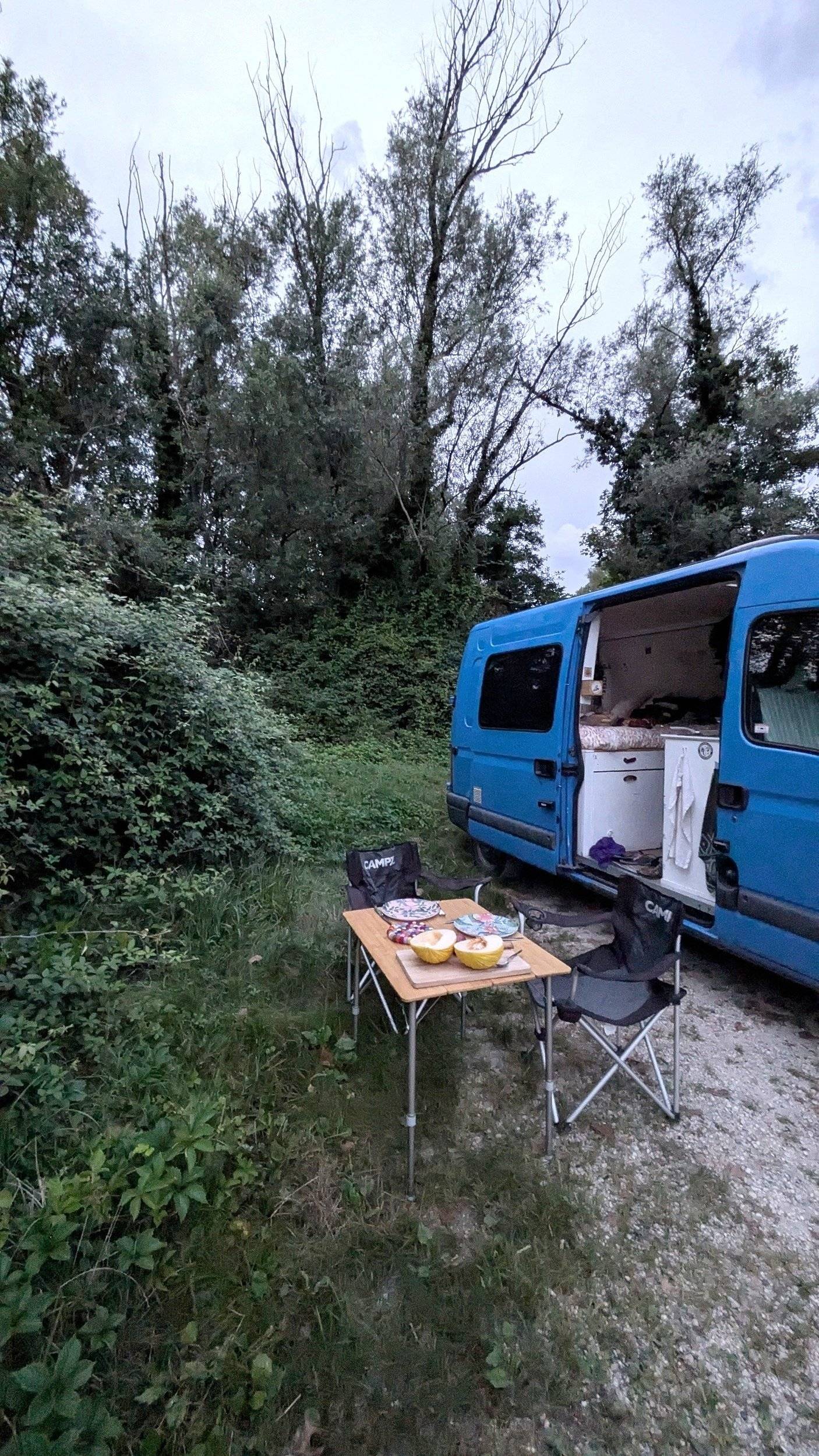 Área de jantar Renault Master - Yescapa