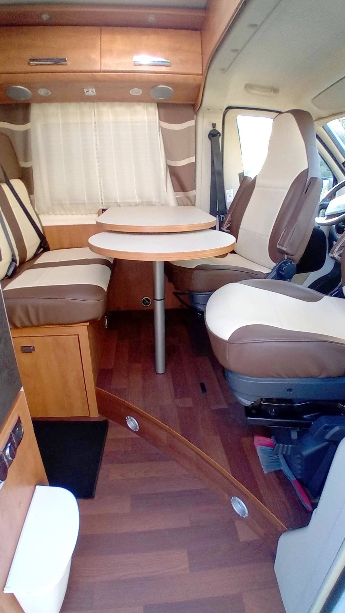 Coin repas Fiat Ducato 2,2 l Multijet 130 ch. - Yescapa