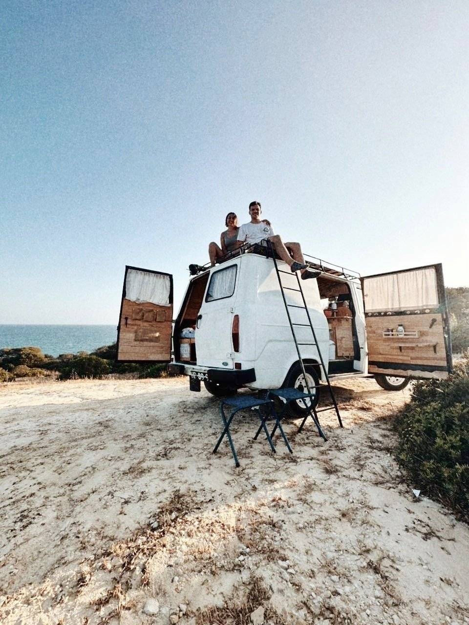 Car Caravane Ford transit