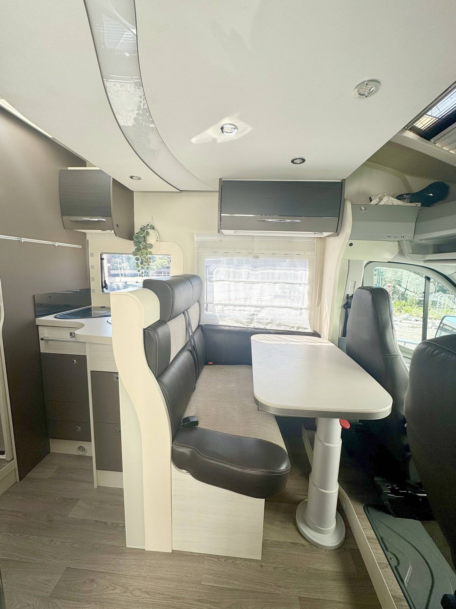 Comedor Ford - Yescapa