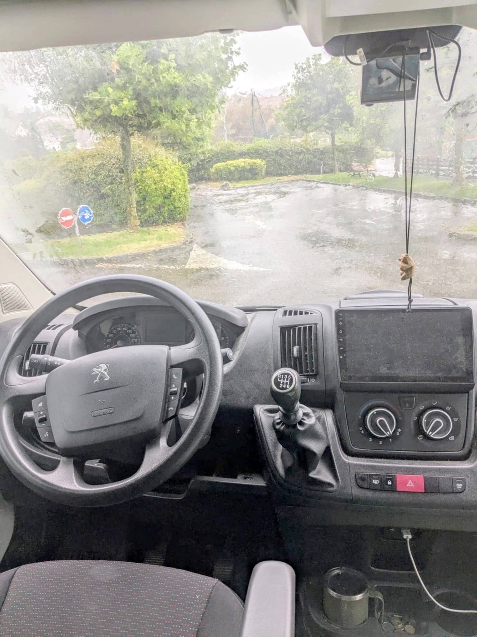 Driver's compartment Peugeot Peugeot boxer - Yescapa