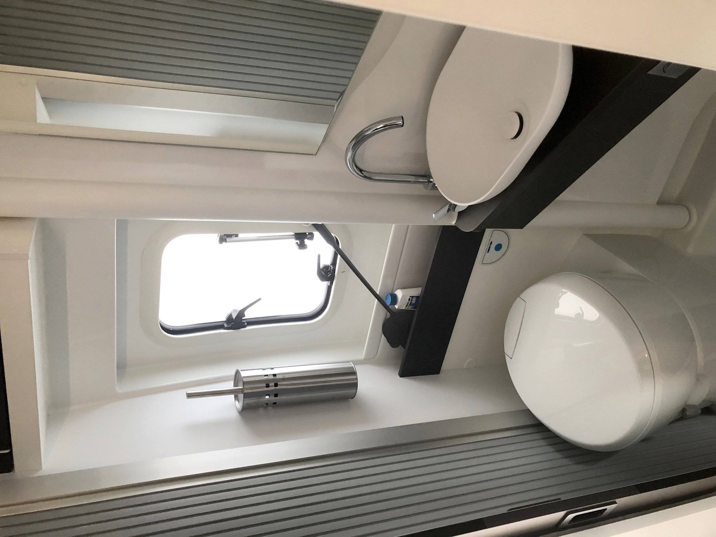 Adria ADRIA TWIN 600 SPX PLUS