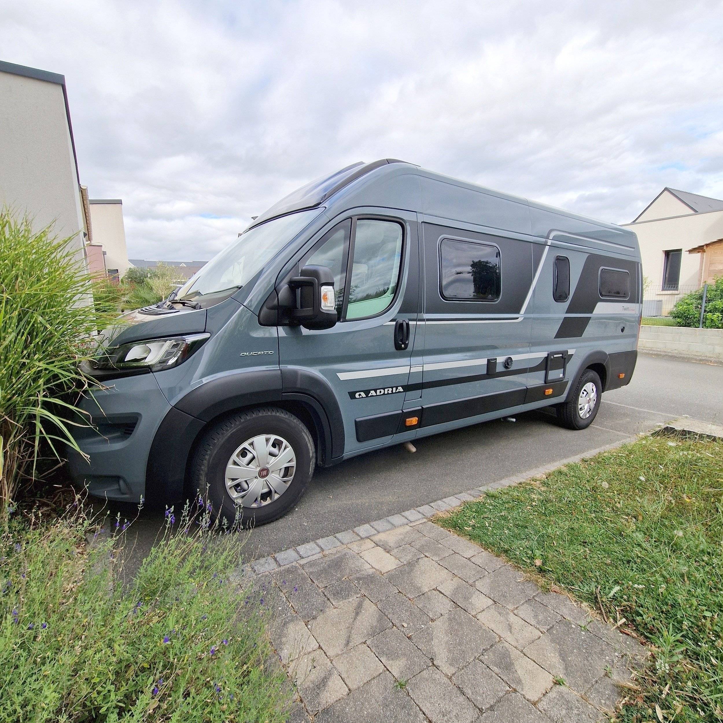 Adria TWIN SUPREME 640 SLB